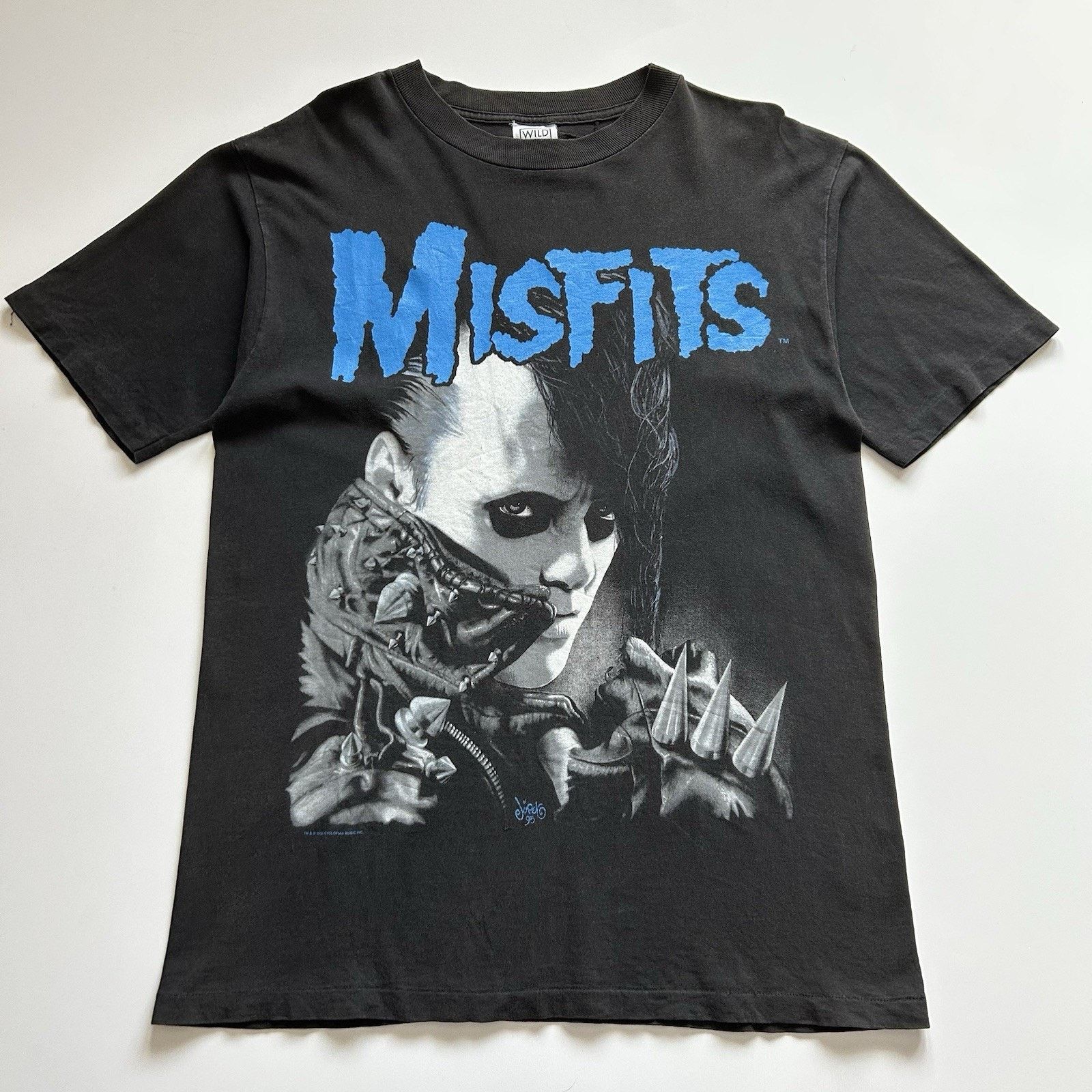 Fashion Victim × Vintage Vintage 1995 alien t shirt | Grailed