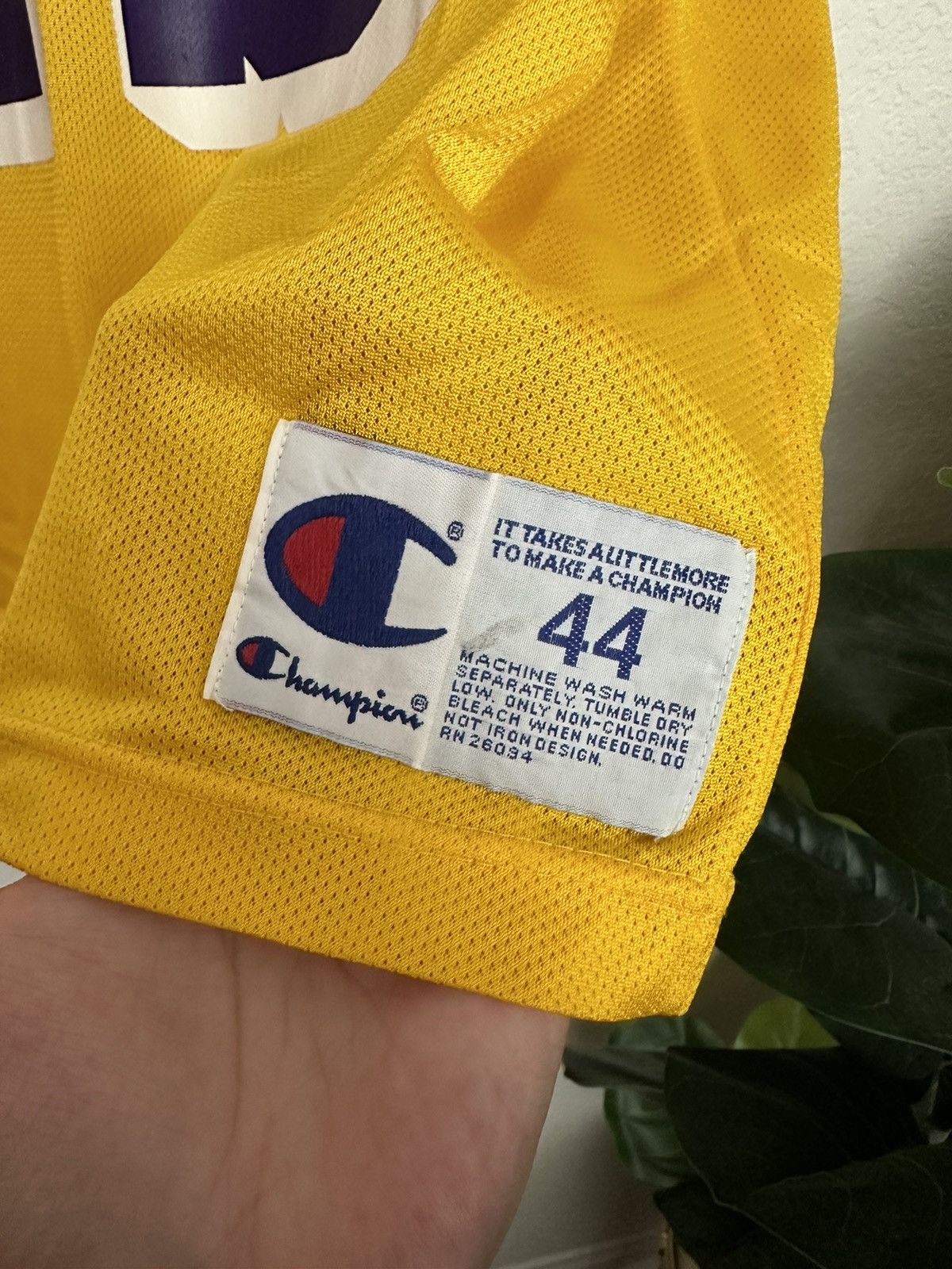 Champion × NBA × Vintage Rare Eddie Jones Vintage 90s Lakers Champion Jersey #25 Size US L / EU 52-54 / 3 - 3 Thumbnail