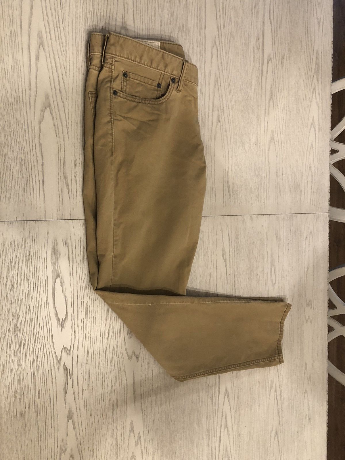Hollister Hollister Beige Tan Mens Khaki Pants Slim Fit Size 33 X 32 Size US 33 - 1 Thumbnail