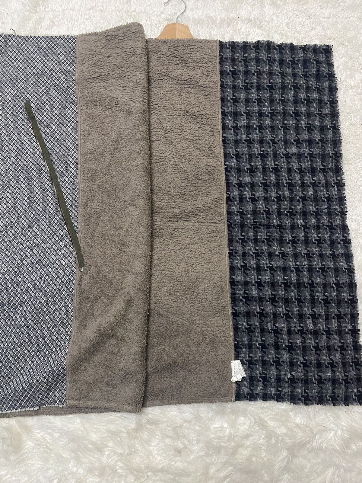 Japanese Brand TROIS AMIS UNIQUE SCARF/CLOAKS Size ONE SIZE - 8 Thumbnail