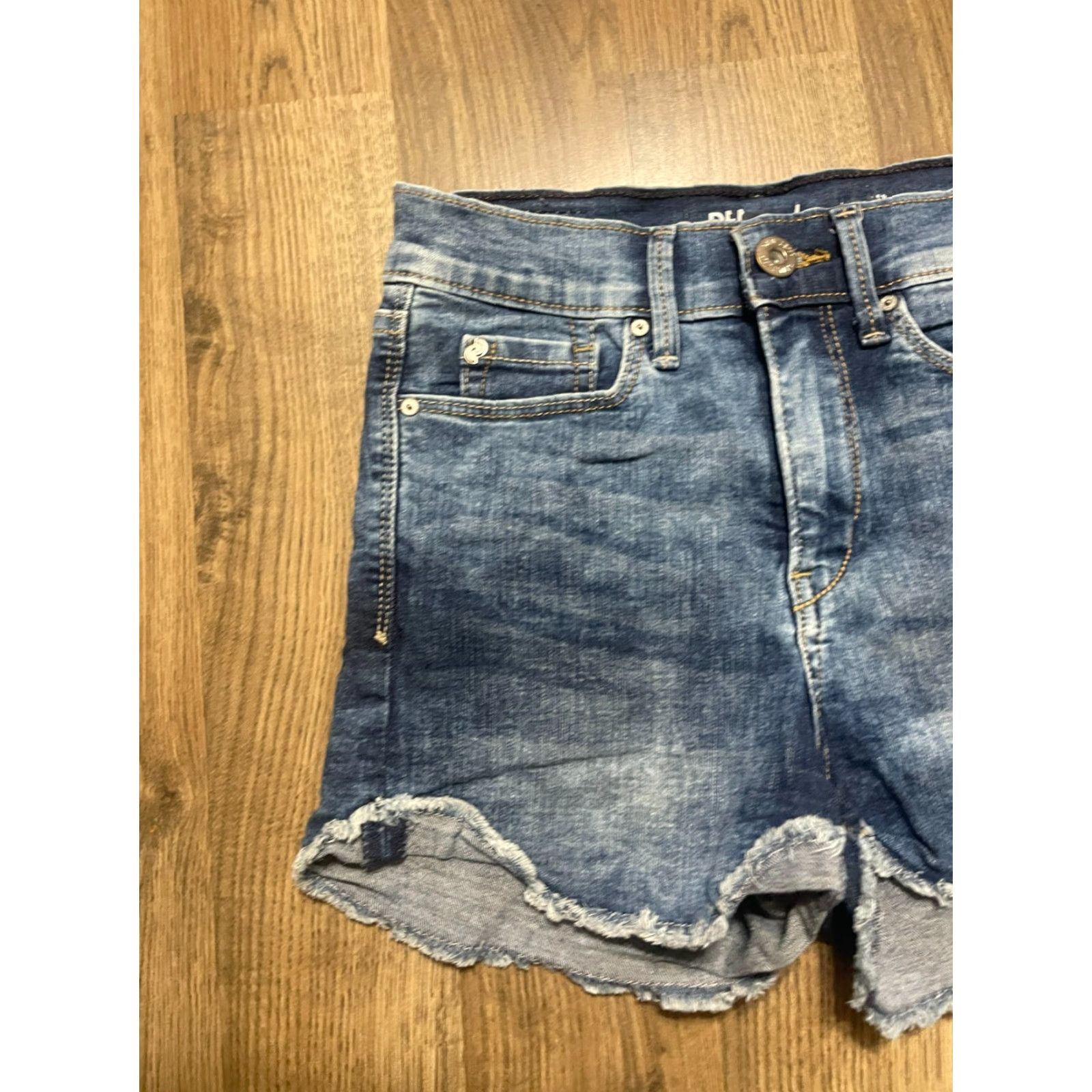 Levi's Levi's Shorts Women's Size W25 Blue Denim Shortie Frayed Hem Size 42" / US 20 - 3 Thumbnail