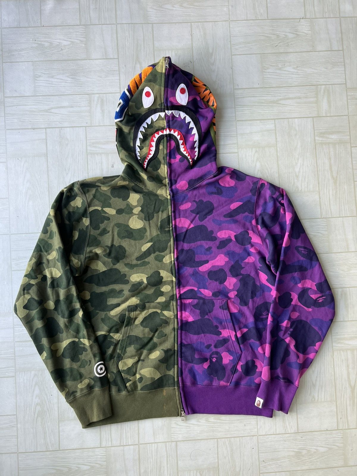 Bape FW22 BAPE Camo Color Green Purple Shark Full Zipper Hoodie Size US L / EU 52-54 / 3 - 1 Thumbnail