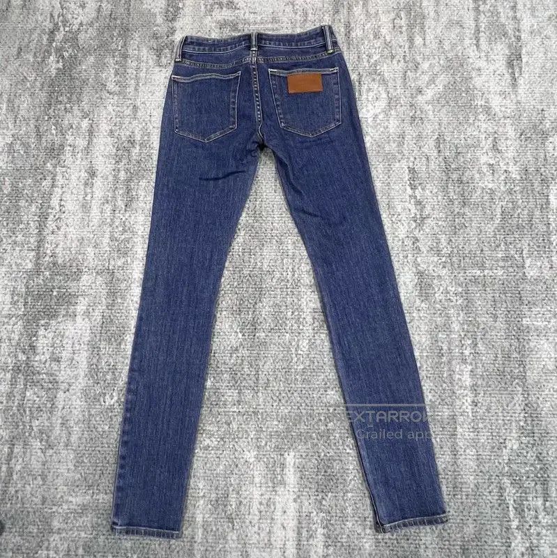 Burberry Burberry Women's Denim Pants in Dark Blue. Size 26" / US 2 / IT 38 - 4 Thumbnail