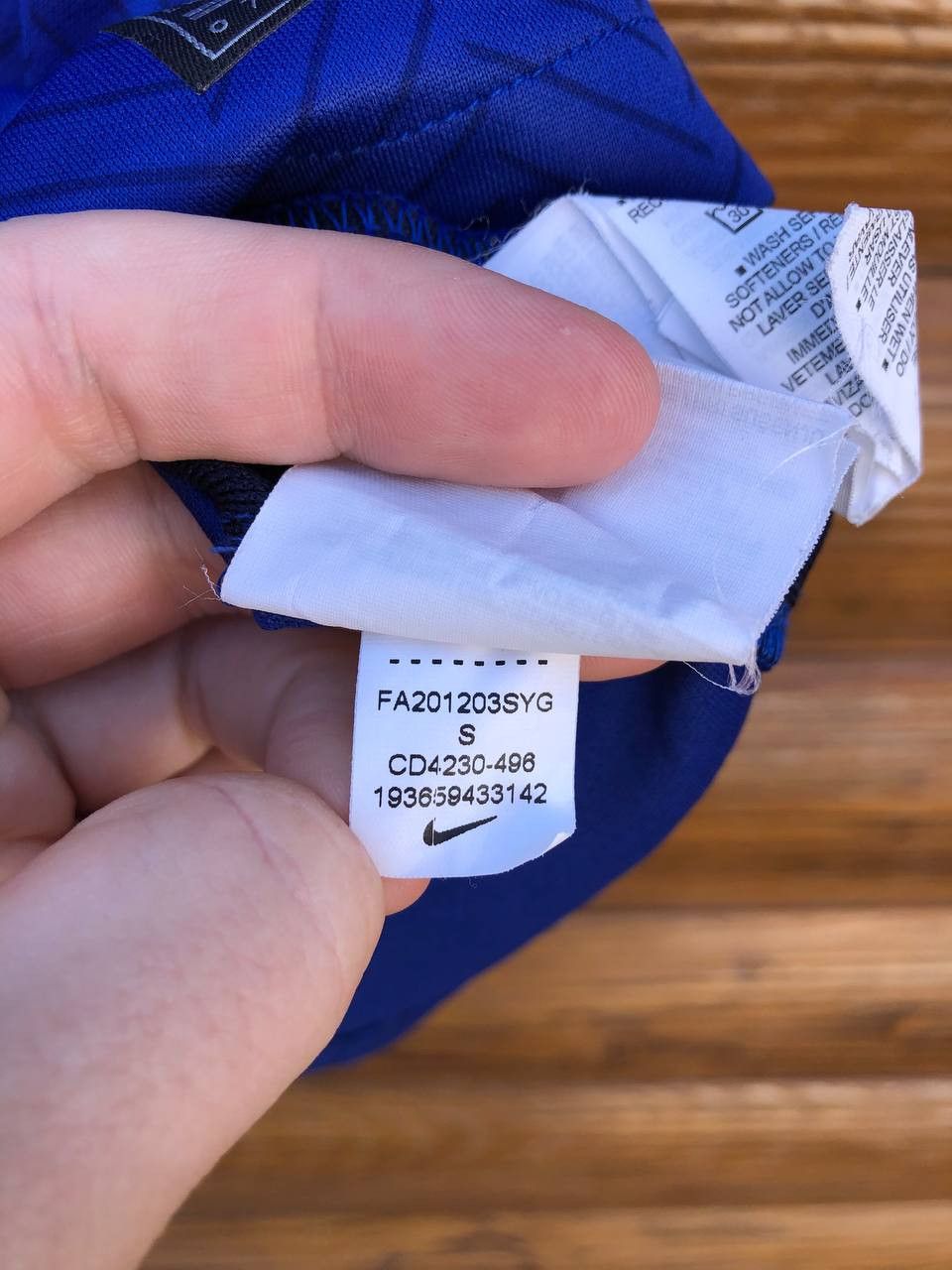 Nike CHELSEA 2019 2020 FOOTBALL SHIRT SOCCER JERSEY NIKE Size US S / EU 44-46 / 1 - 8 Thumbnail