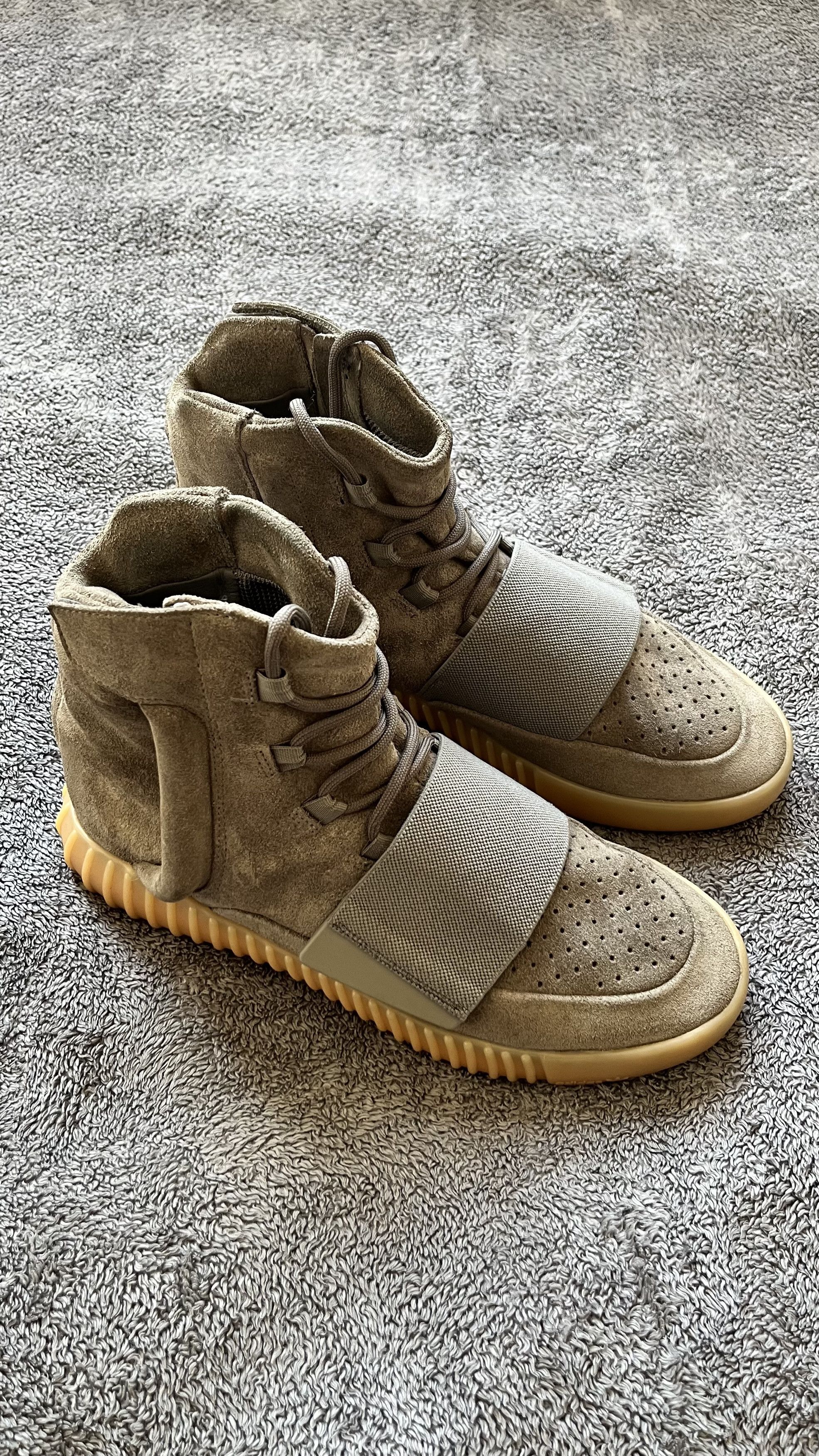 Yeezy Yeezy 750 Light Grey Gum Glow In The Dark Size US 9 / EU 42 - 1 Thumbnail