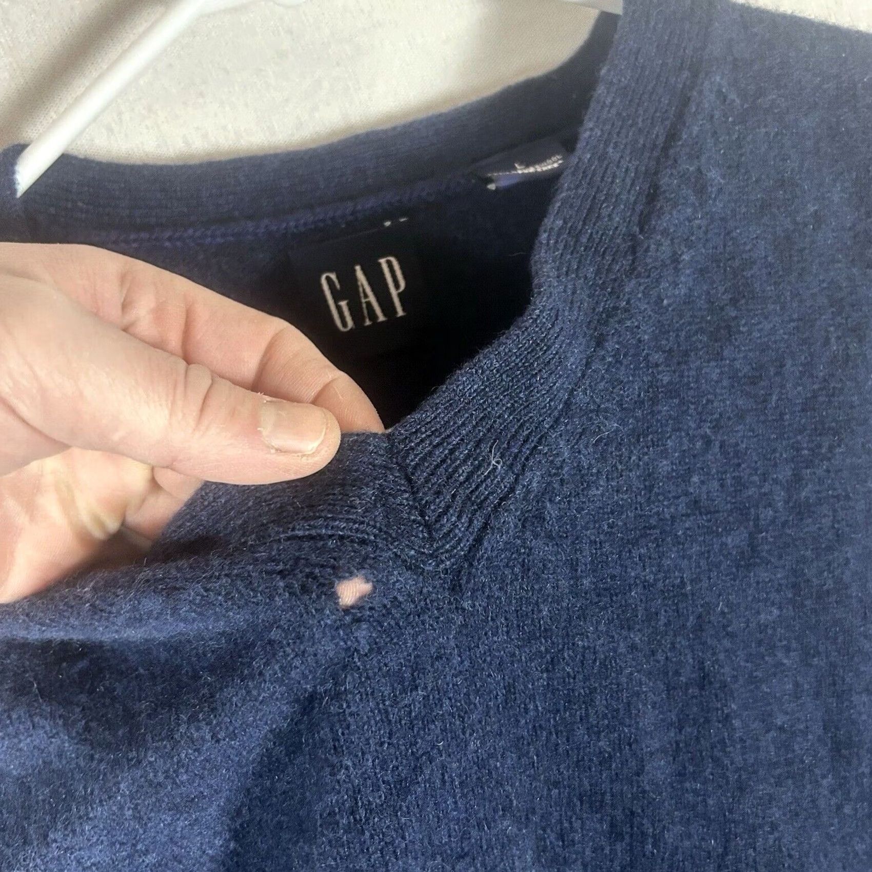 Gap VINTAGE Gap 100% Lambswool Golf Sweater Vest Mens L Blue V-Neck Casual Sold by Gap Size US L / EU 52-54 / 3 - 3 Thumbnail