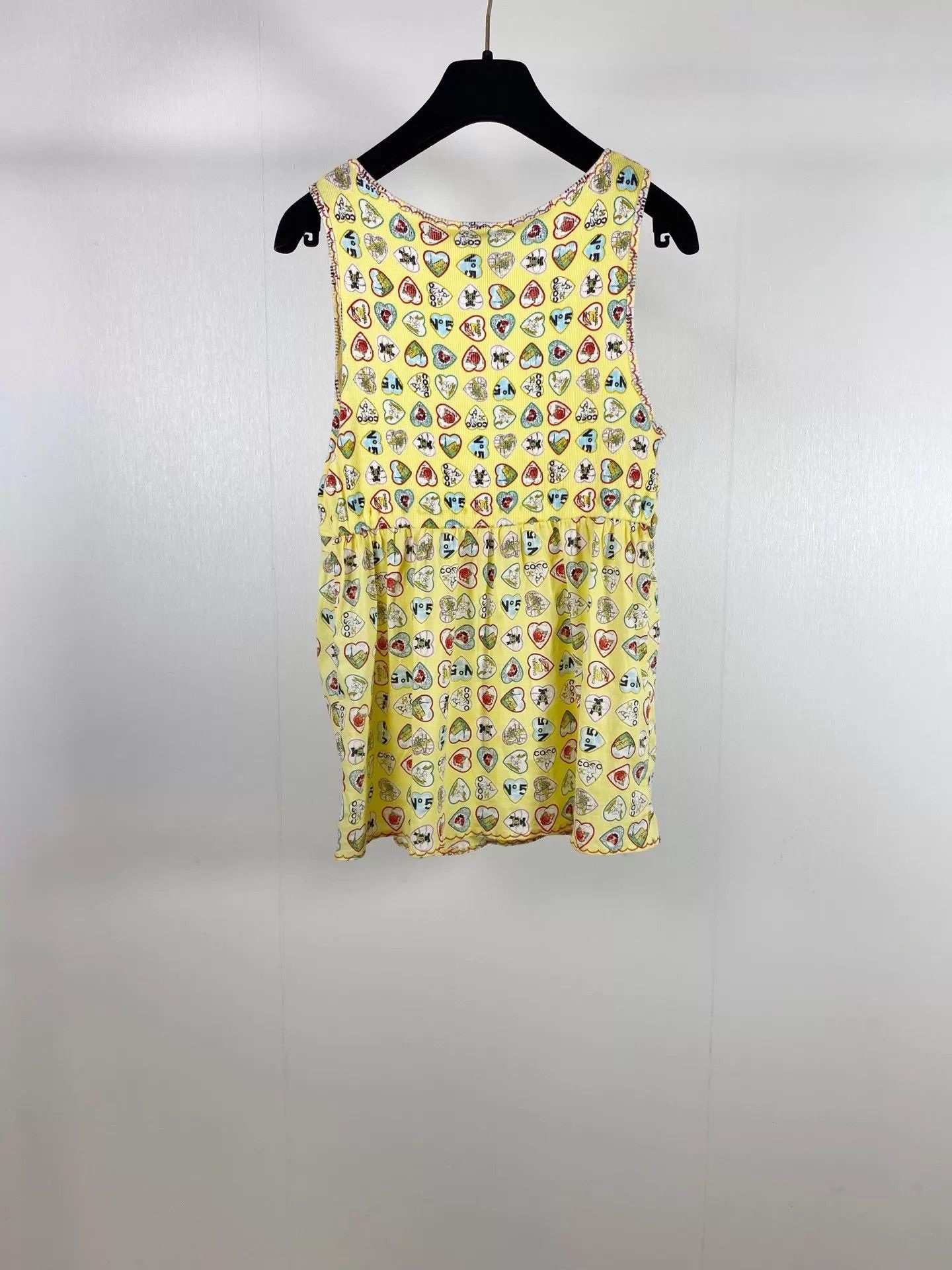 Chanel Chanel Valentine Heart Vest Jennie Authentic Size 38 97 New Size XS / US 0-2 / IT 36-38 - 2 Thumbnail