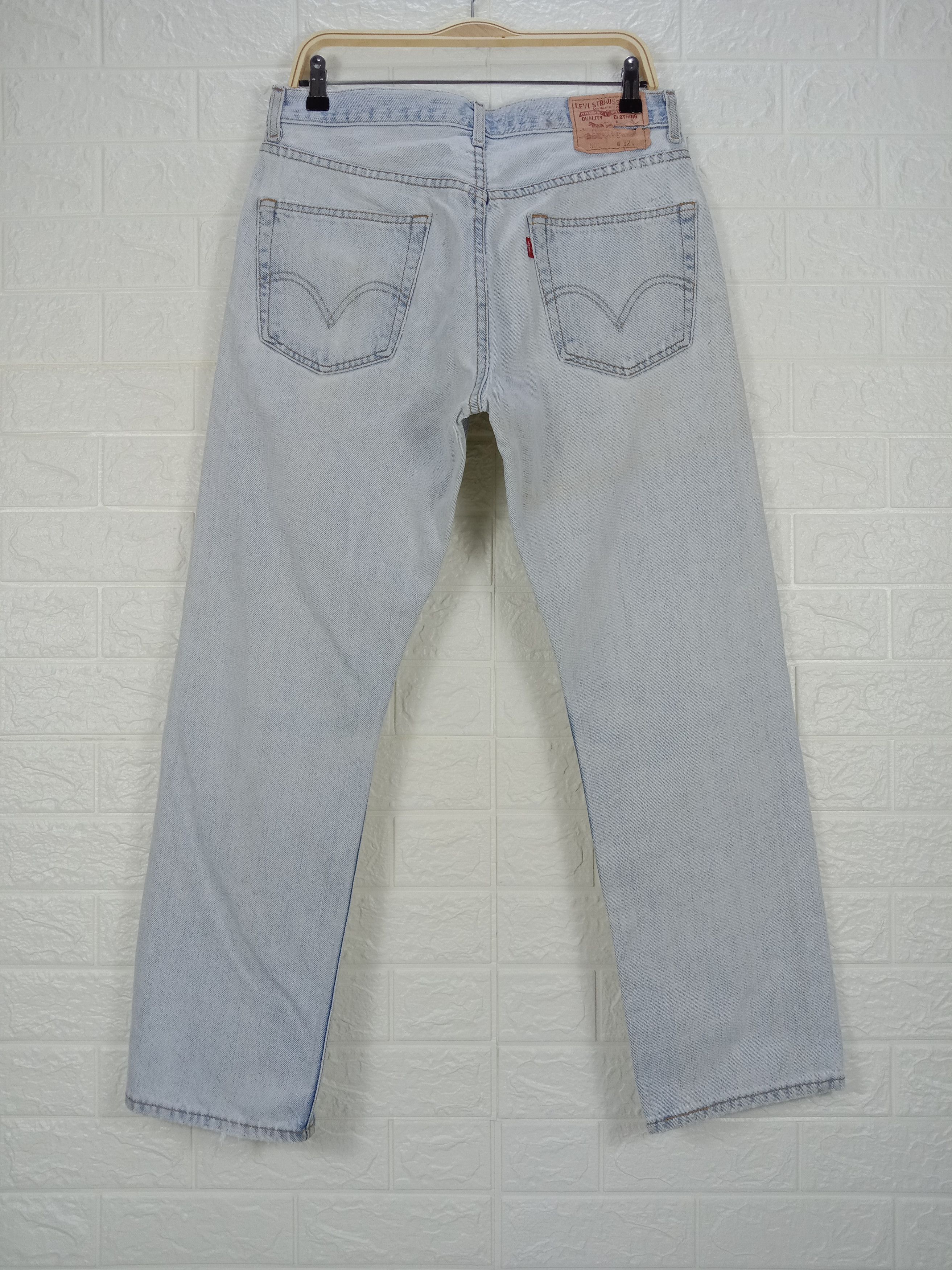 Levi's Vintage Levi's 505 Jeans Light Wash Distressed Denim Size US 32 / EU 48 - 5 Thumbnail