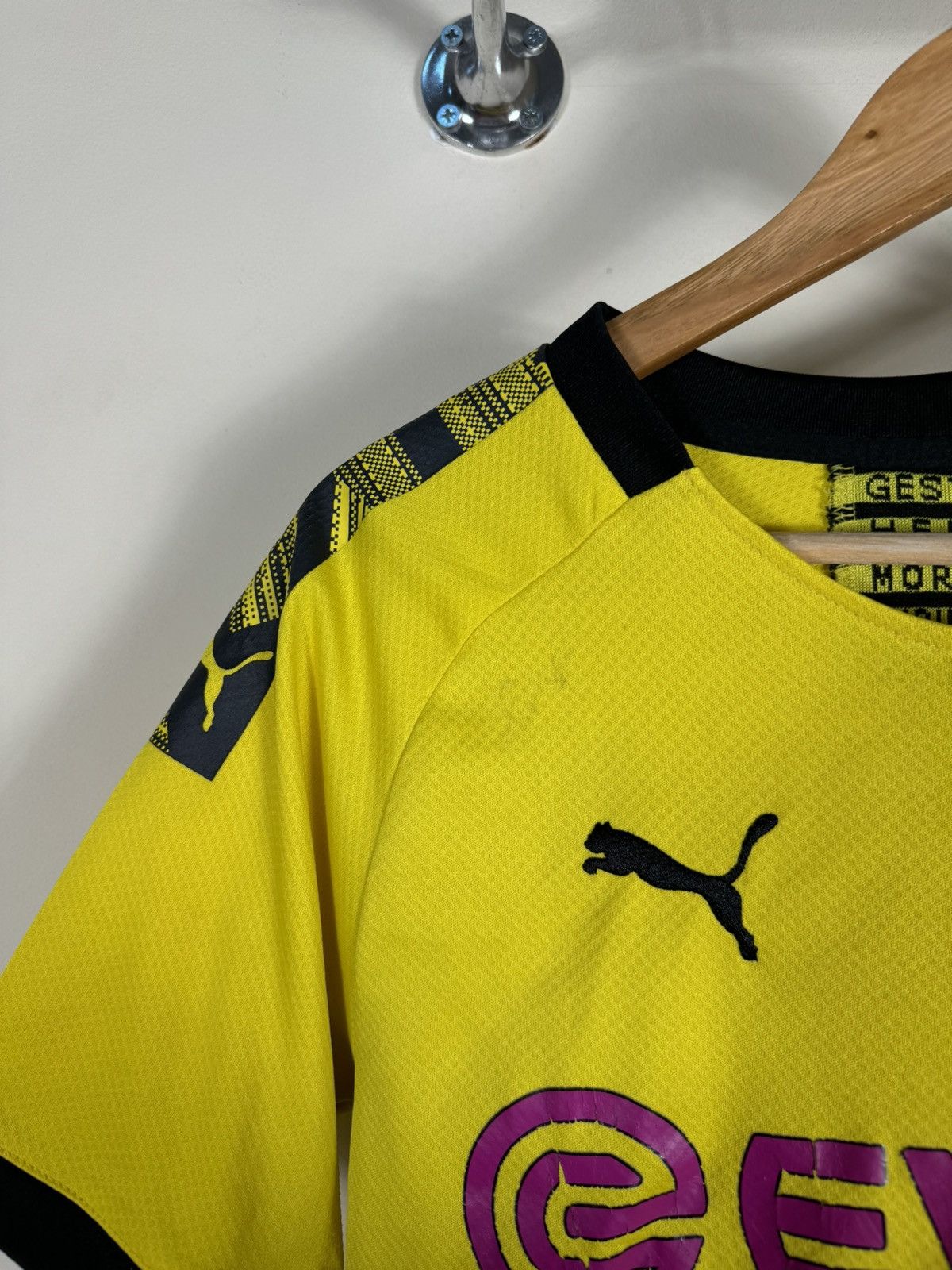 Other Marco Reus BORUSSIA DORTMUND 2019-20 PUMA HOME FOOTBALL Size US S / EU 44-46 / 1 - 2 Thumbnail