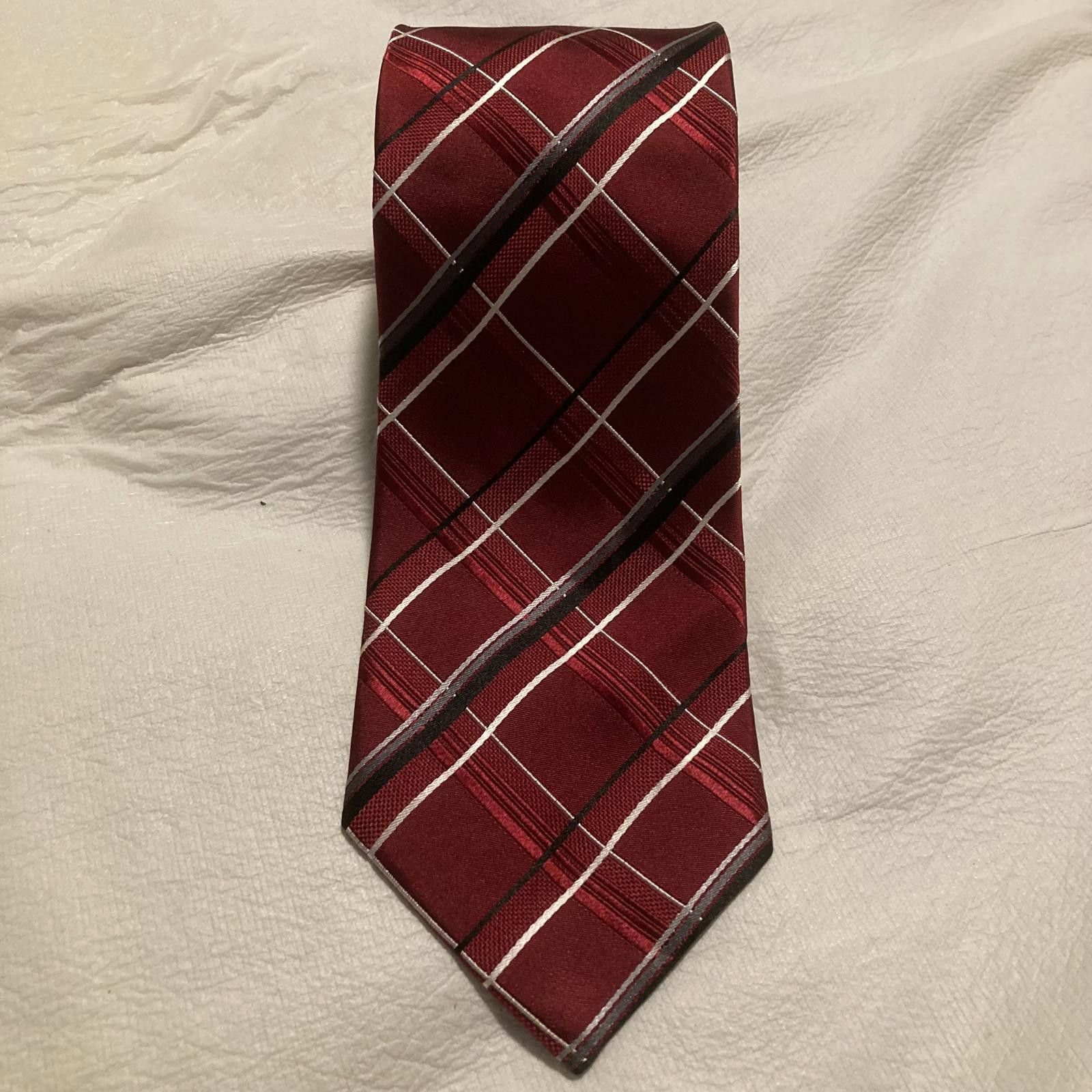 Croft & Barrow NWOT Croft & Barrow Red Plaid Tie 58/3.5 Size ONE SIZE - 1 Thumbnail