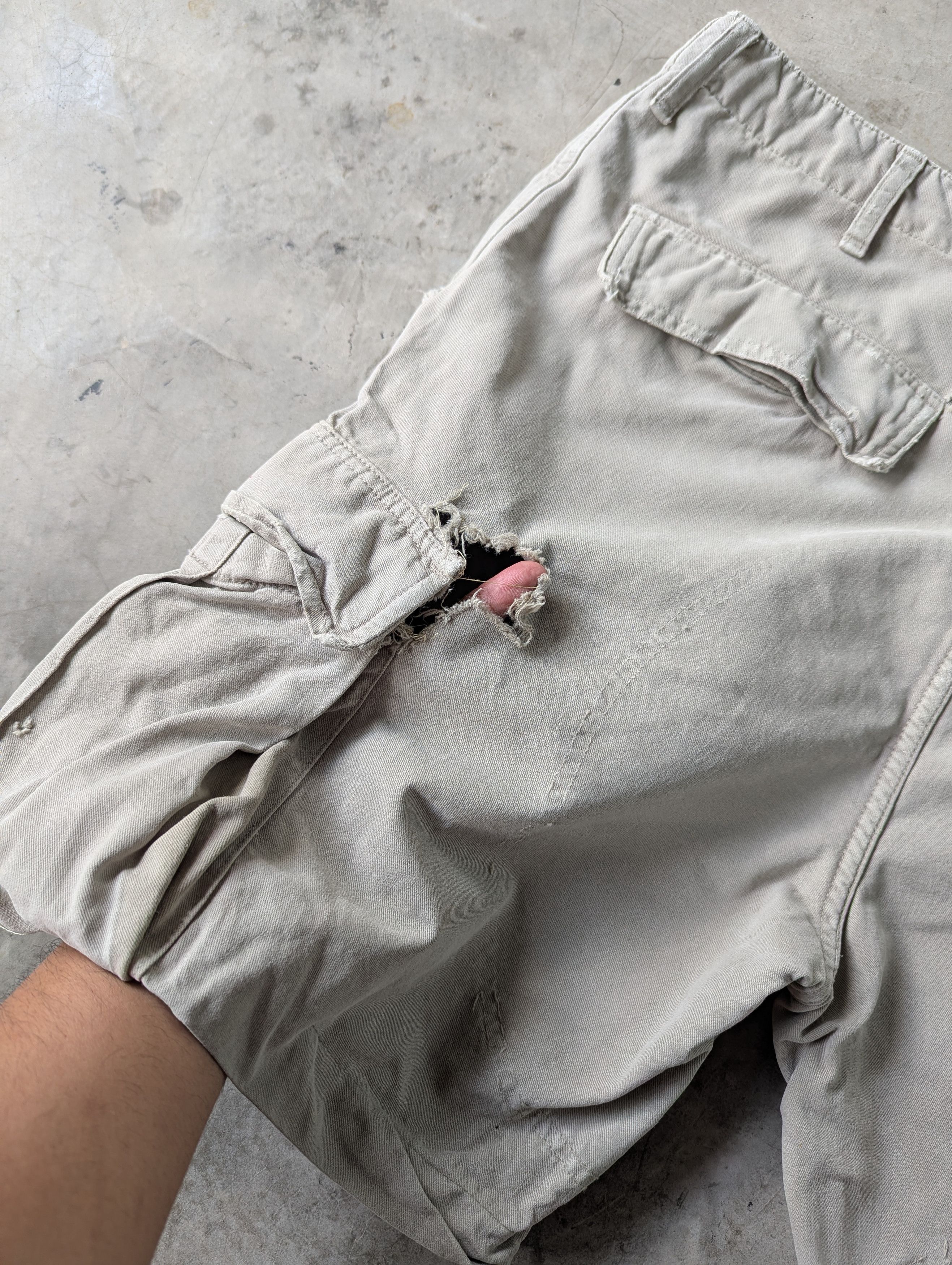 Carhartt Distressed Faded Biege Carhartt Bermuda Short Cargo Pants Size US 38 / EU 54 - 4 Thumbnail