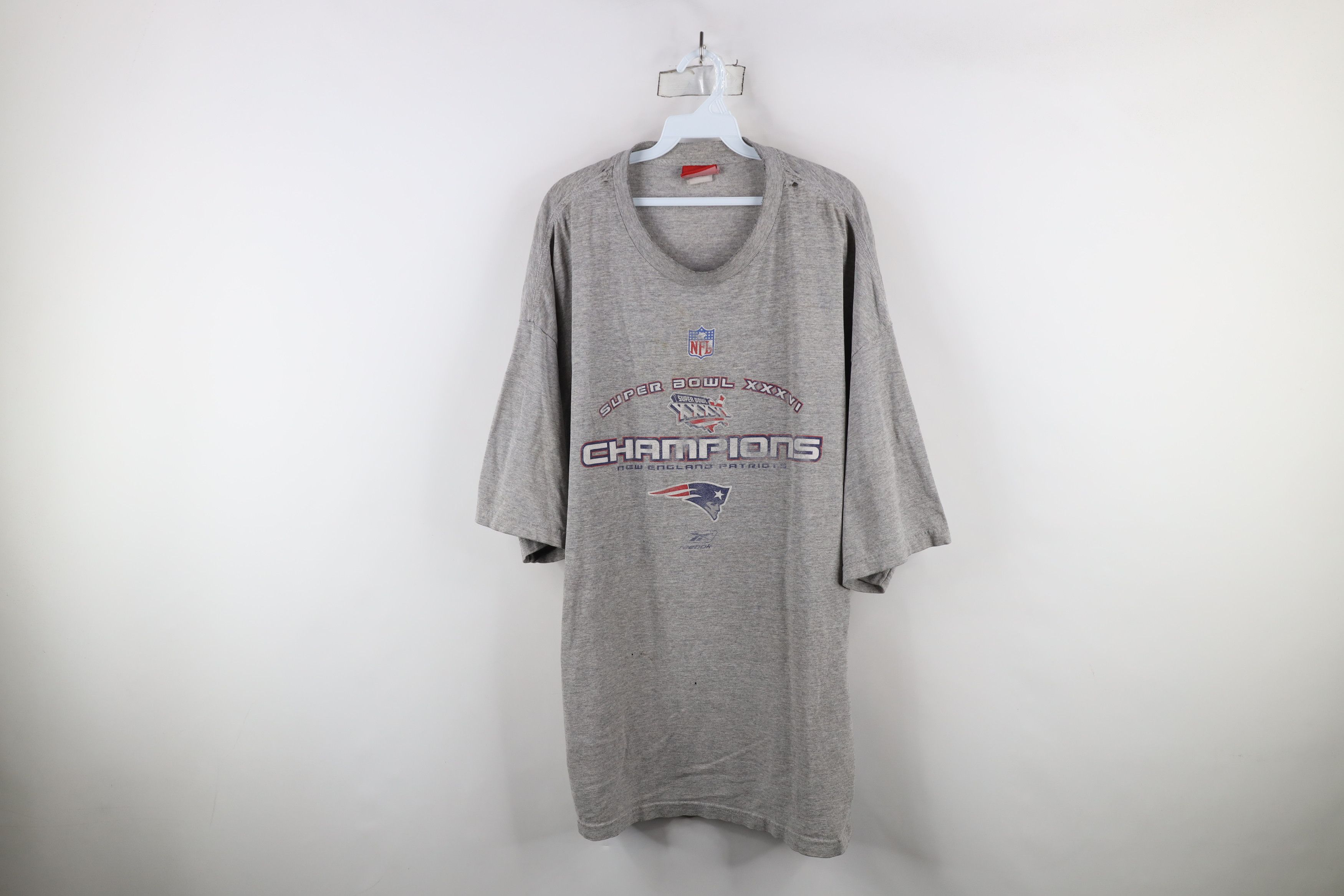 Reebok × Vintage Vintage Reebok Super Bowl XXXVI New England Patriots T-Shirt Size US XXL / EU 58 / 5 - 1 Thumbnail
