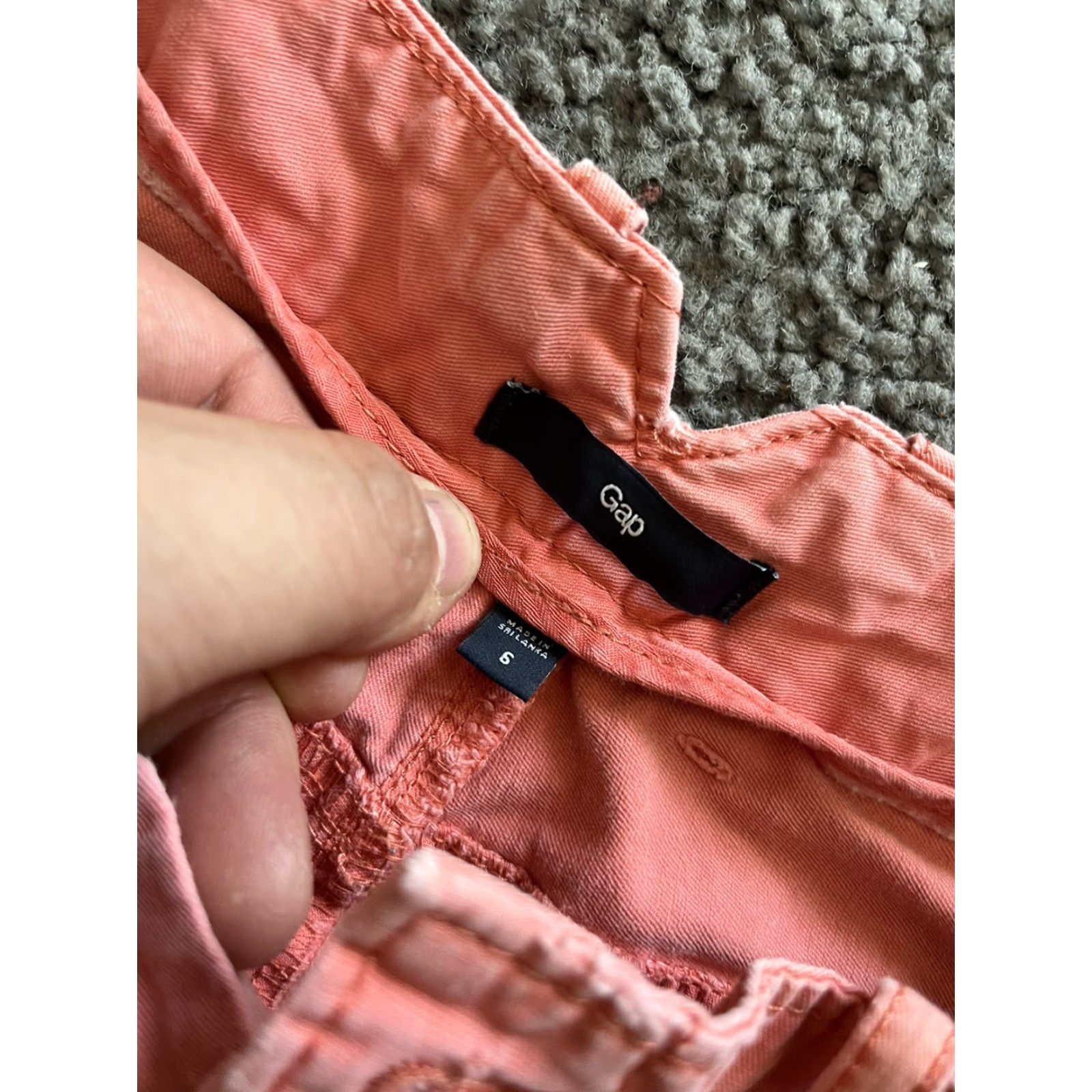Gap GAP Women's Solid Pink Salmon Cuff Shorts Size 6 6" Inseam Cotton Blend Pockets Size 28" / US 6 / IT 42 - 3 Thumbnail