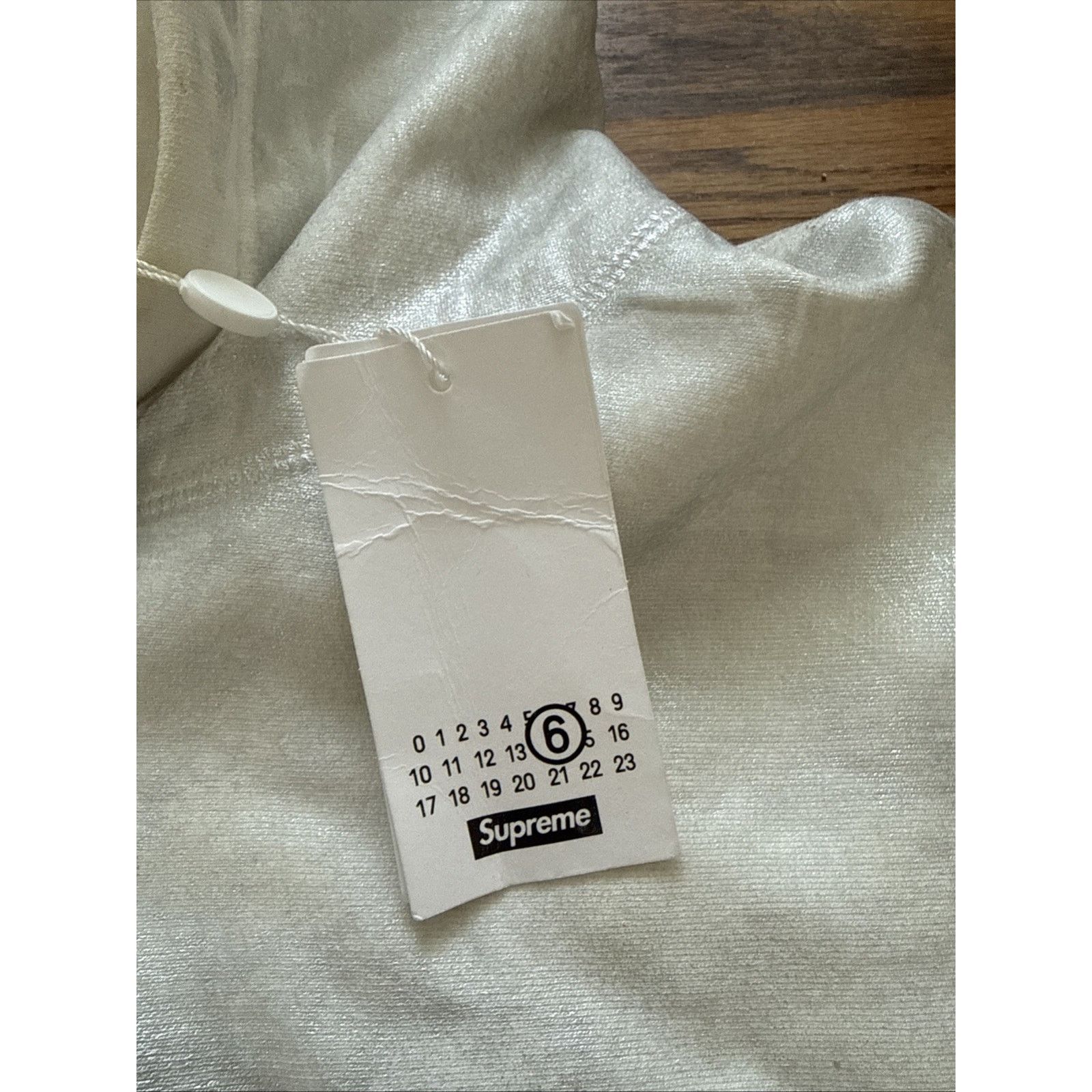 Supreme Supreme MM6 Maison Margiela Foil Box Logo Hooded Sweatshirt Size US XL / EU 56 / 4 - 3 Thumbnail