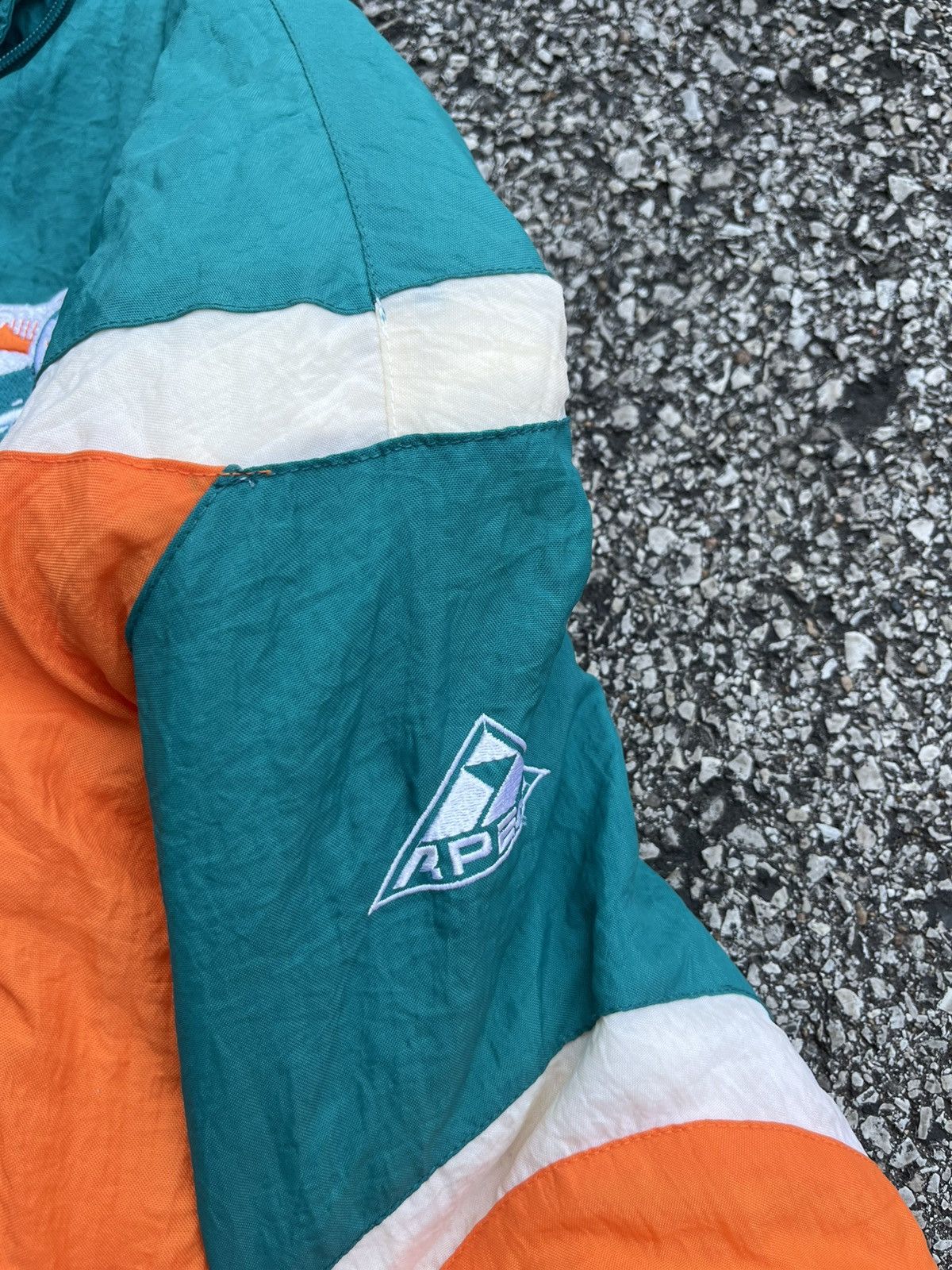 NFL Vintage 1990s Miami Dolphins Puffer Size US L / EU 52-54 / 3 - 4 Thumbnail