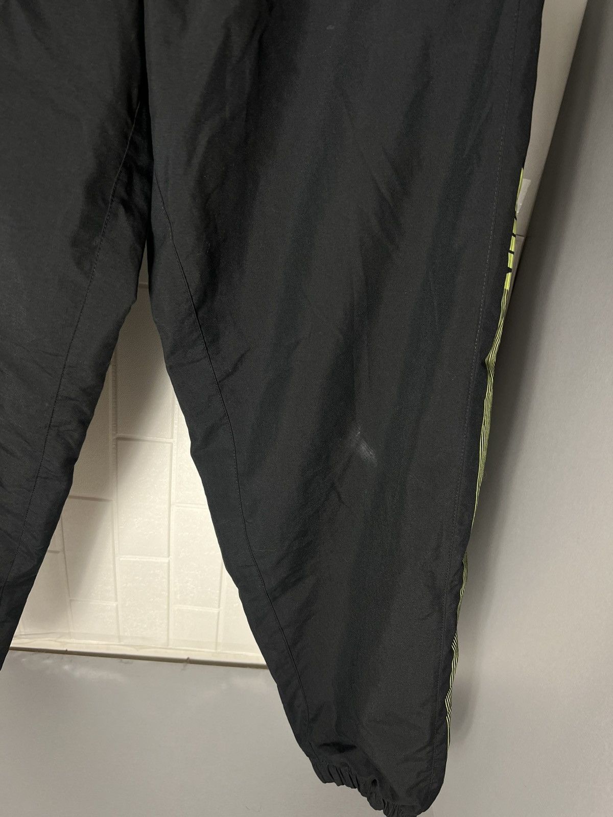 Nike VINTAGE NIKE NYLON RETRO SWEATPANTS DRILL SWOOSH Y2K 90s SK8 Size US 32 / EU 48 - 9 Thumbnail