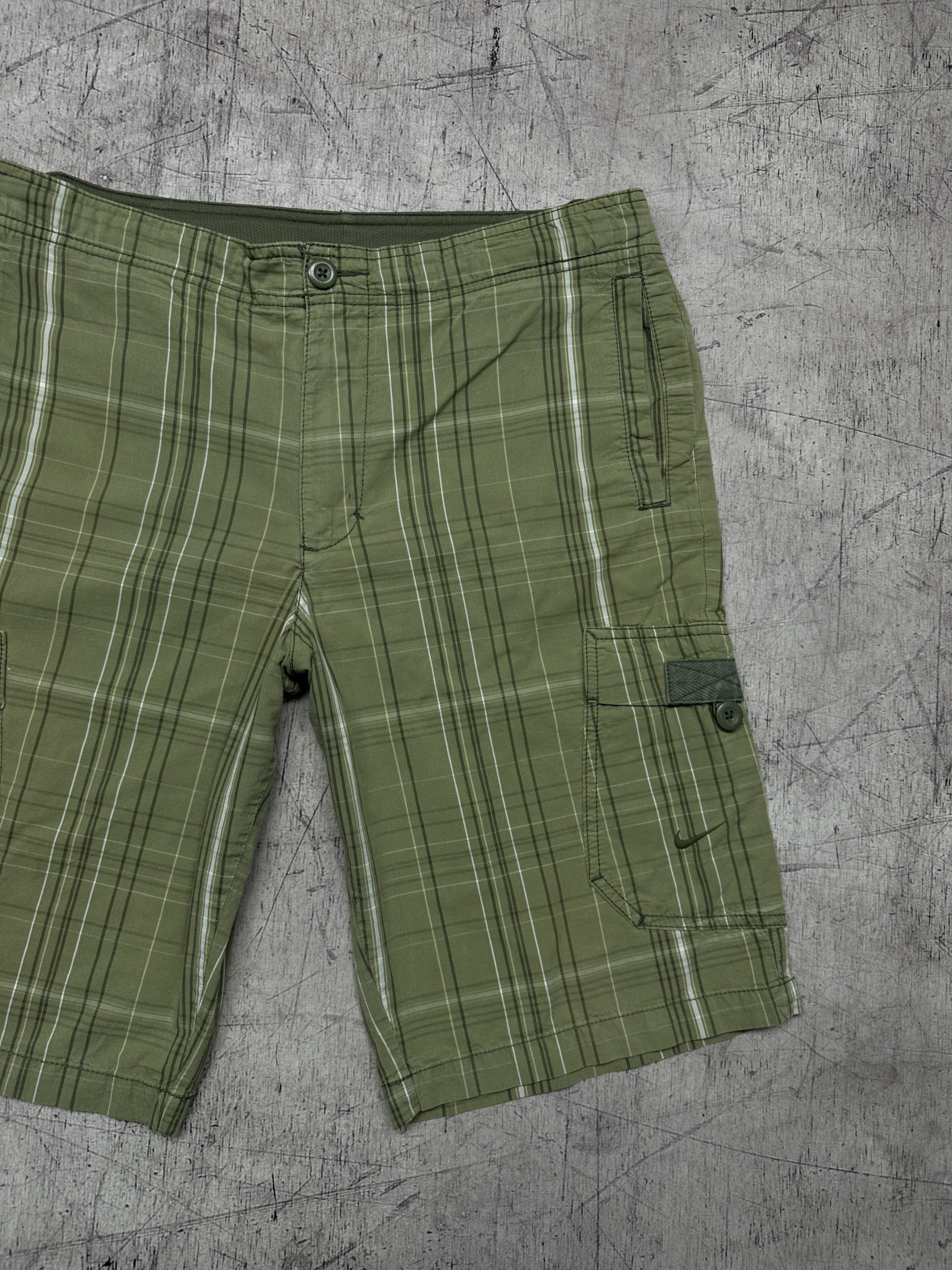 Nike Nike Vintage Mens Cargo Shorts Size US 32 / EU 48 - 2 Thumbnail