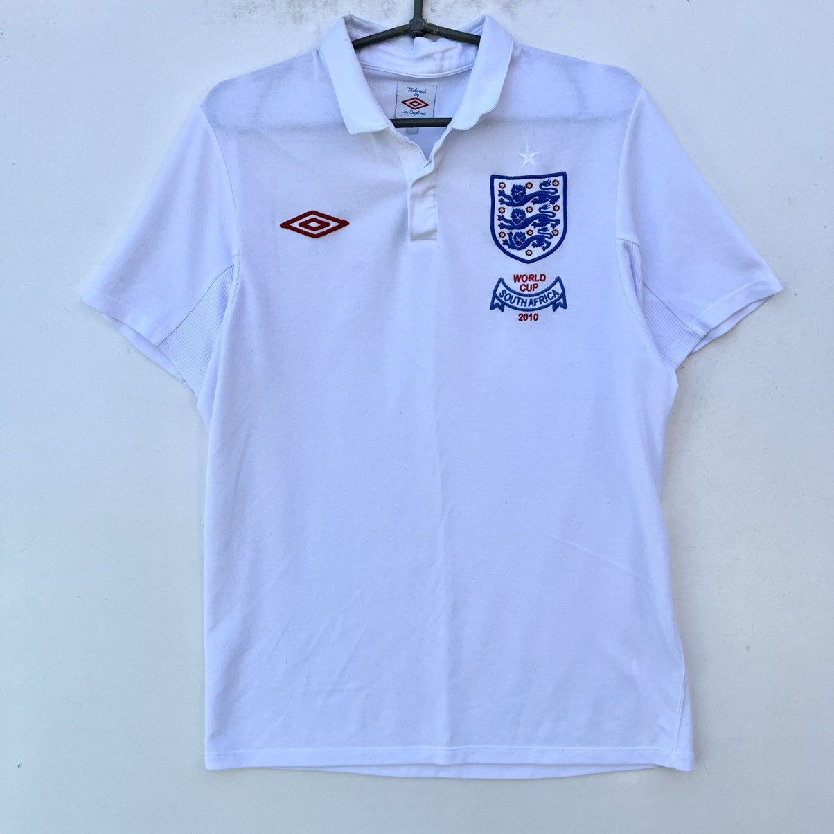 Umbro England 2010 Football Shirt Umbro South Africa World Cup Size US M / EU 48-50 / 2 - 1 Thumbnail