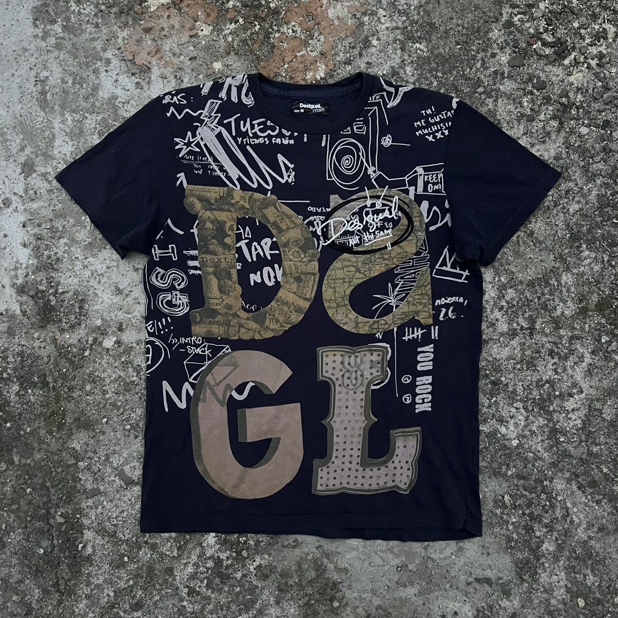 Desigual Vintage Desigual T Shirt Tee Big Logo Black Crazy 90s Size US L / EU 52-54 / 3 - 1 Thumbnail