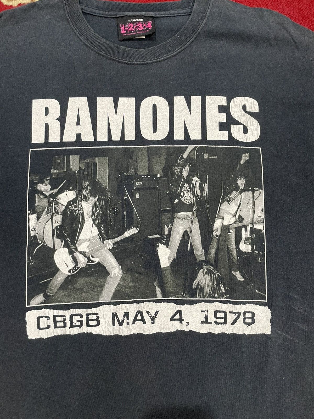 Band Tees Vtg Ramones Tee Size US M / EU 48-50 / 2 - 8 Thumbnail