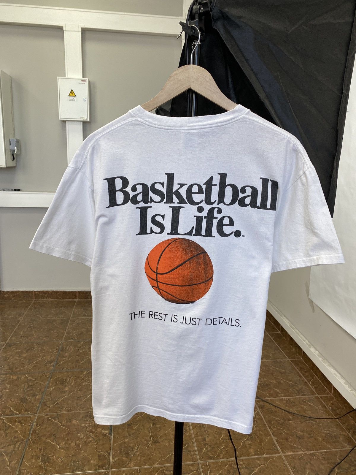 NBA Vintage 90s Basketball Is Life t-shirt rare retro hype Y2K Size US L / EU 52-54 / 3 - 1 Thumbnail