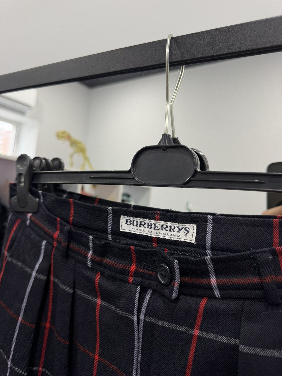 Burberry Burberry’s vintage nova check wool pants size M Size 26" / US 2 / IT 38 - 5 Thumbnail