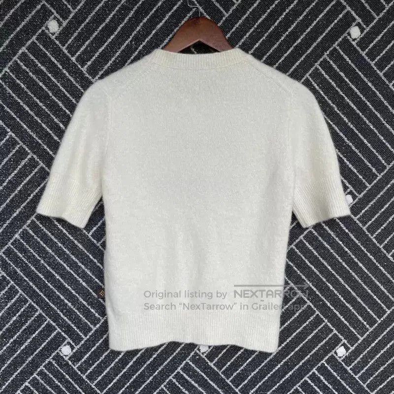 Louis Vuitton louis vuitton white cashmere knitted top. Size M / US 6-8 / IT 42-44 - 2 Thumbnail