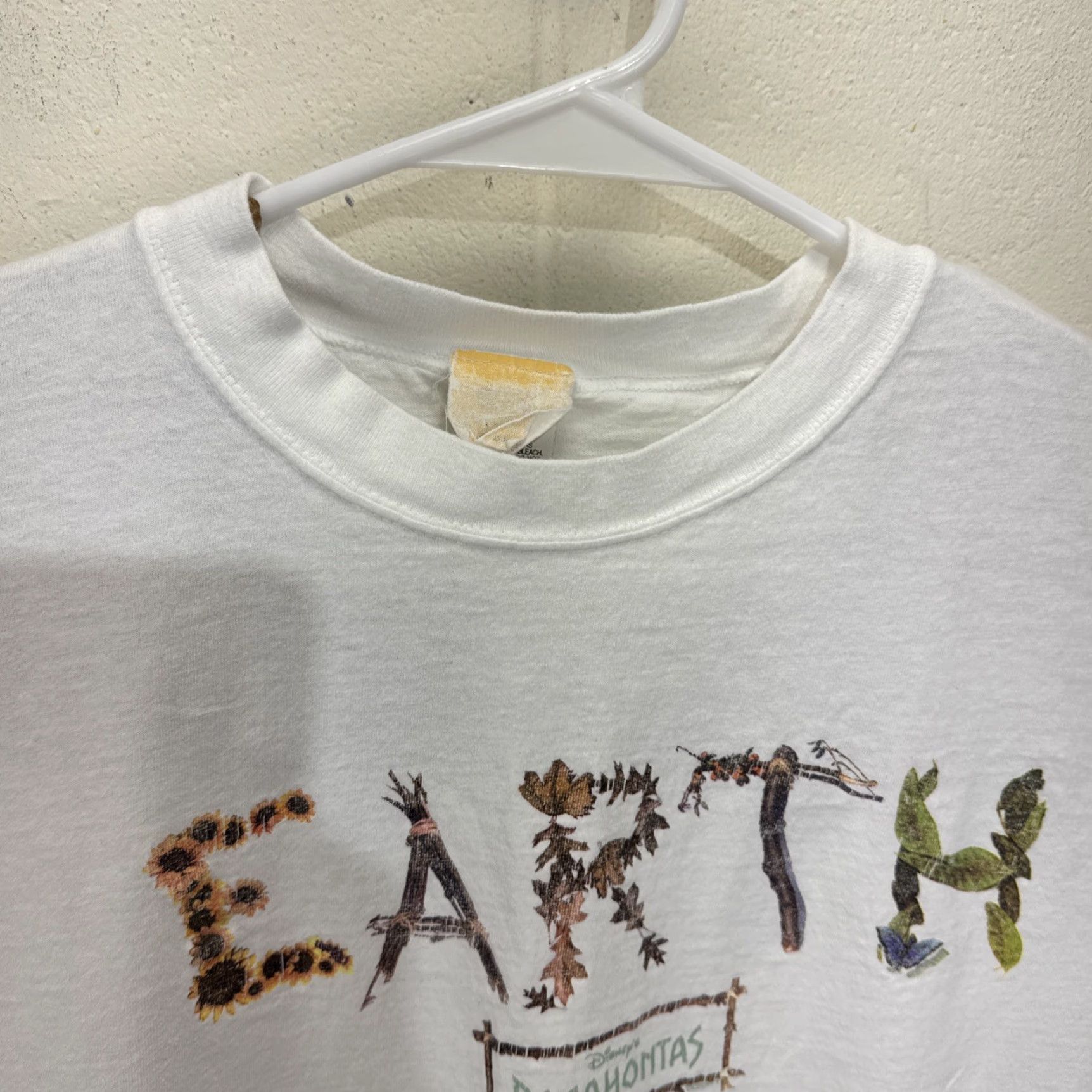 Vintage VINTAGE Pocahontas 90s Movie Promo T-Shirt Disney Earth Graphic Tee 2XL White Unisex Size US XXL / EU 58 / 5 - 5 Thumbnail