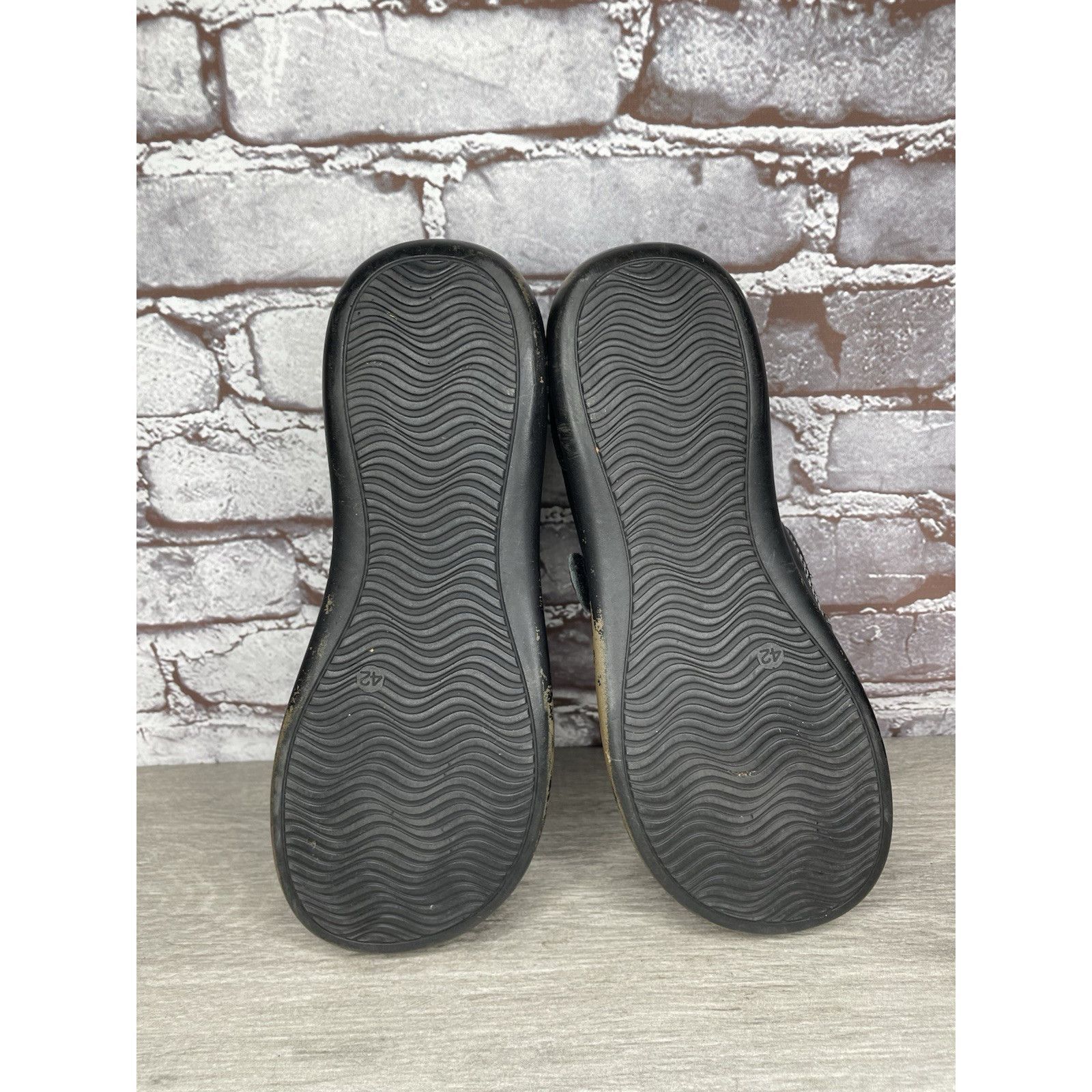 Spring Court Spring Step Black Leather Wingtip Button Strap Clogs Shoes W Size US 11 / IT 41 - 9 Thumbnail
