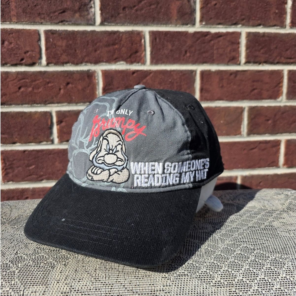 Disney × Vintage Disney "I'm Only Grumpy When Someone's Reading My Hat" Cap Size ONE SIZE - 1 Thumbnail