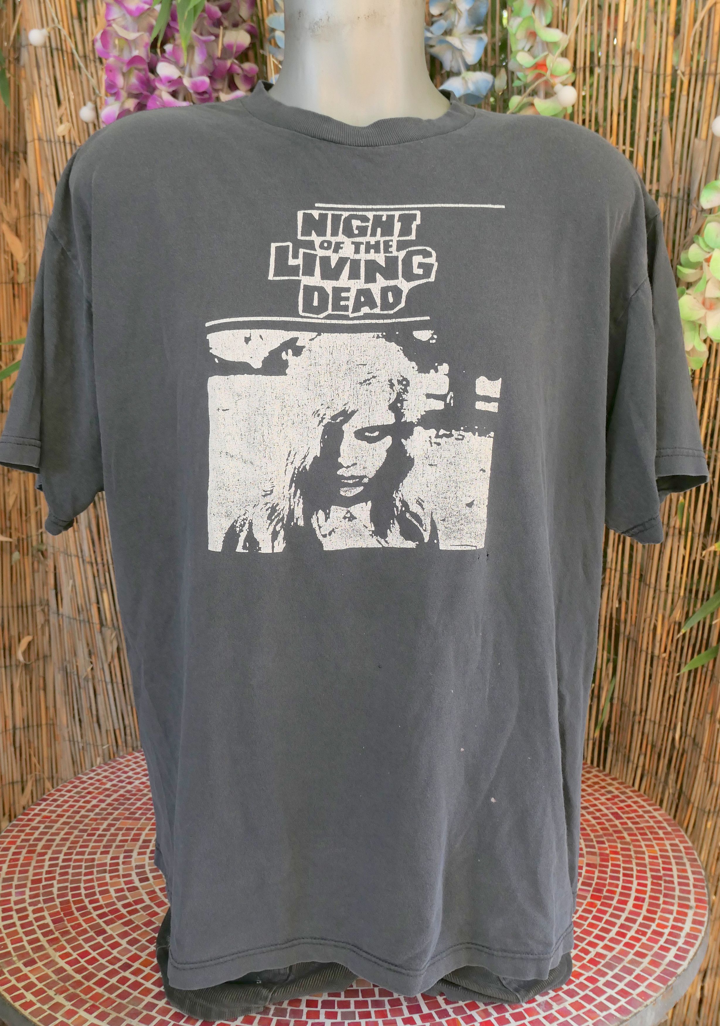 Vintage 90's Vintage Night Of The Living Dead (1968) T Shirt XL Size US XL / EU 56 / 4 - 2 Thumbnail