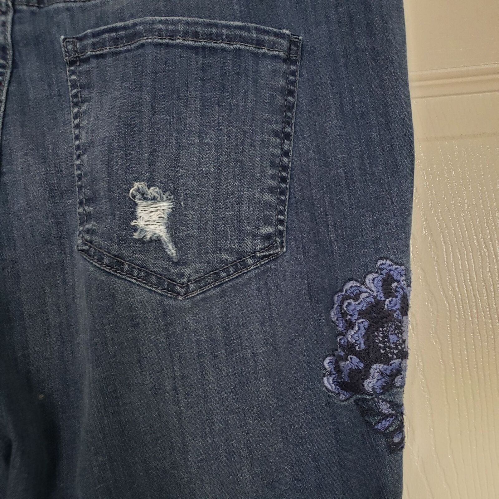 Designer Lane Bryant Embroidered Jeans Womens Plus Size 16 Floral Size 38" / US 16 / IT 52 - 9 Thumbnail
