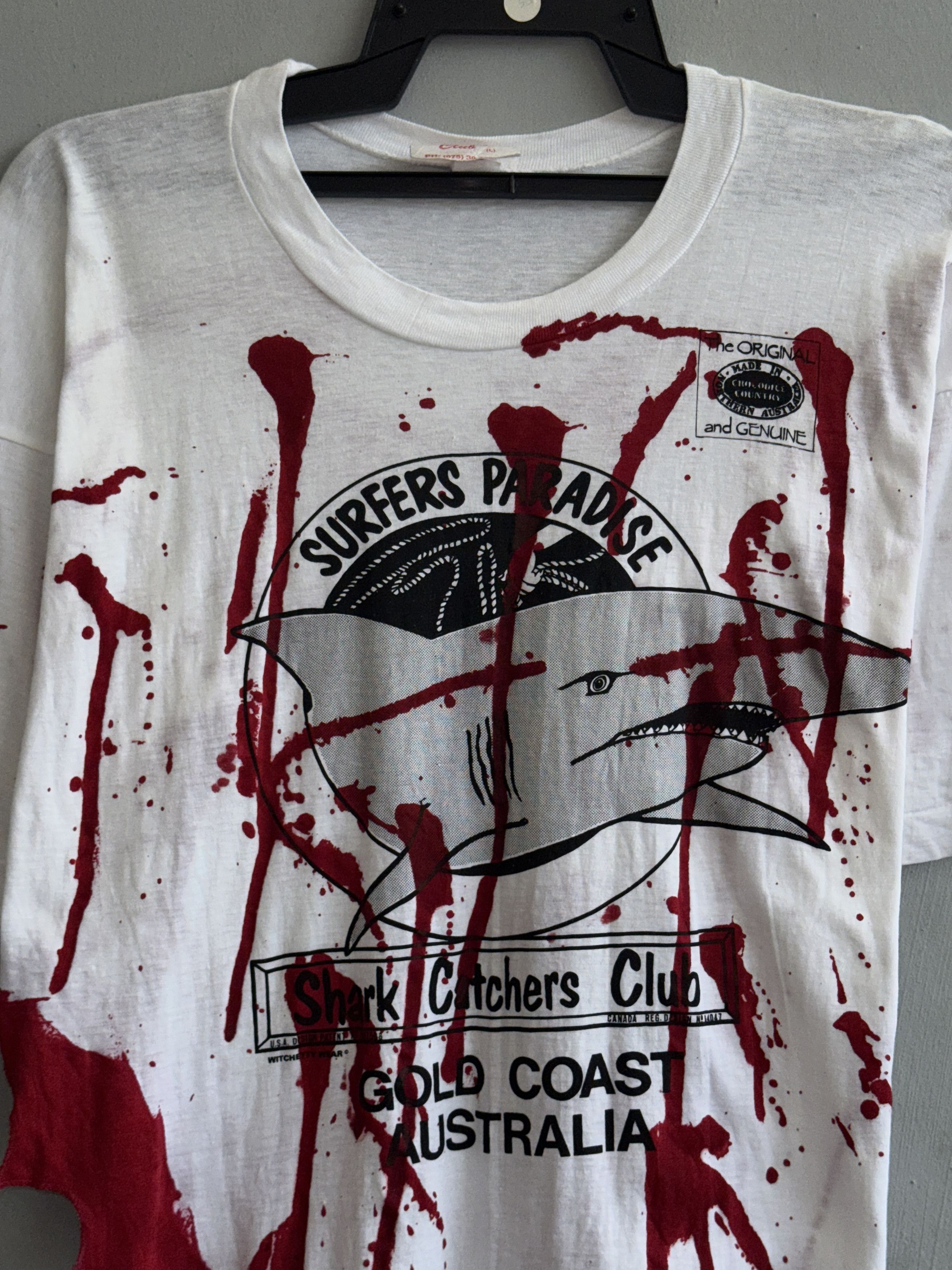 Vintage Vintage Shark Attack Catchers Club Bite T-Shirt Australia Size US L / EU 52-54 / 3 - 2 Thumbnail