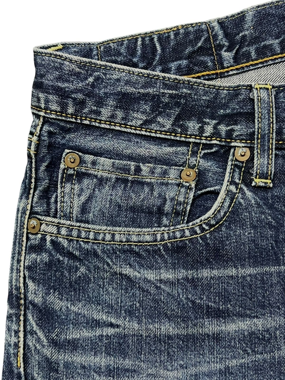 Uniqlo Vintage Uniqlo UJ S002 Japan - Faded Whisker Wash Jeans Size US 36 / EU 52 - 8 Thumbnail