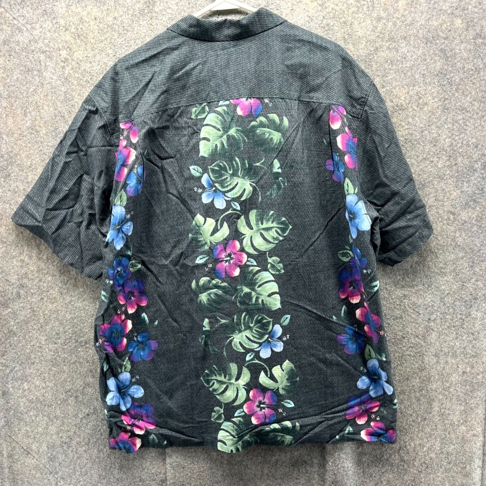 Tommy Bahama Tommy Bahama Shirt XL Gray Floral Silk Button Down Hawaiian Botanic Nightshade Mens Regular Button-Up Collared Classic Hawaiian Theme All Seasons Size US XL / EU 56 / 4 - 2 Thumbnail