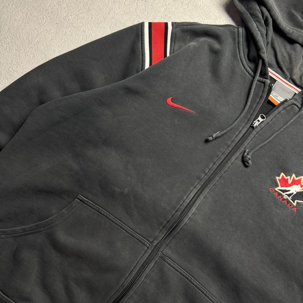 Nike Vintage 00’ Nike Team Canada Faded Distressed Zip Hoodie Size US L / EU 52-54 / 3 - 5 Thumbnail