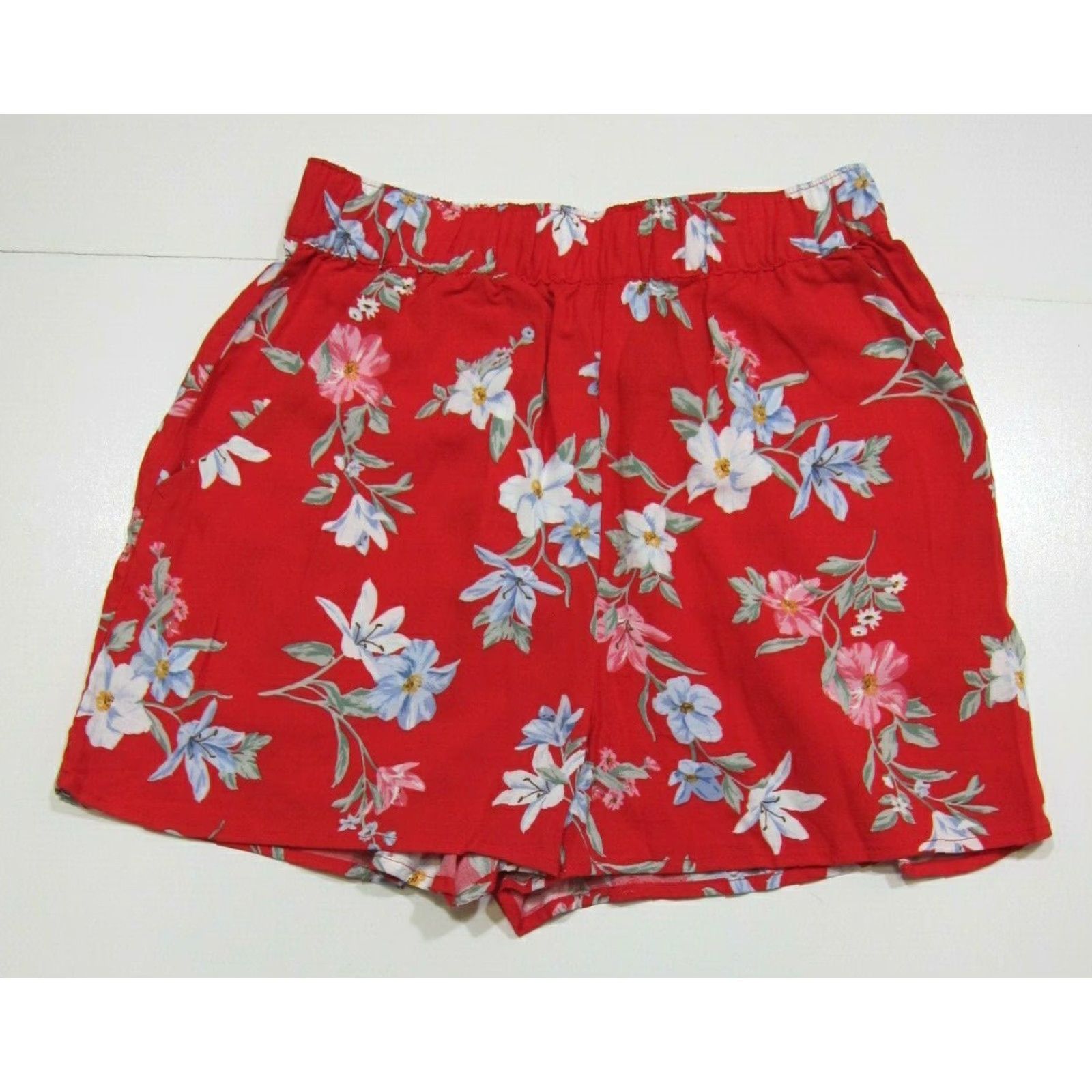 H&M NWT H&M 100% Rayon Red Floral High Rise Waist Short Women 0/4 Pocket Side Pockets 23" Waist 28" Stretched 36" Hip Inseam 2" Rise Beige? Wait no. Size 40" / US 18 - 8 Thumbnail