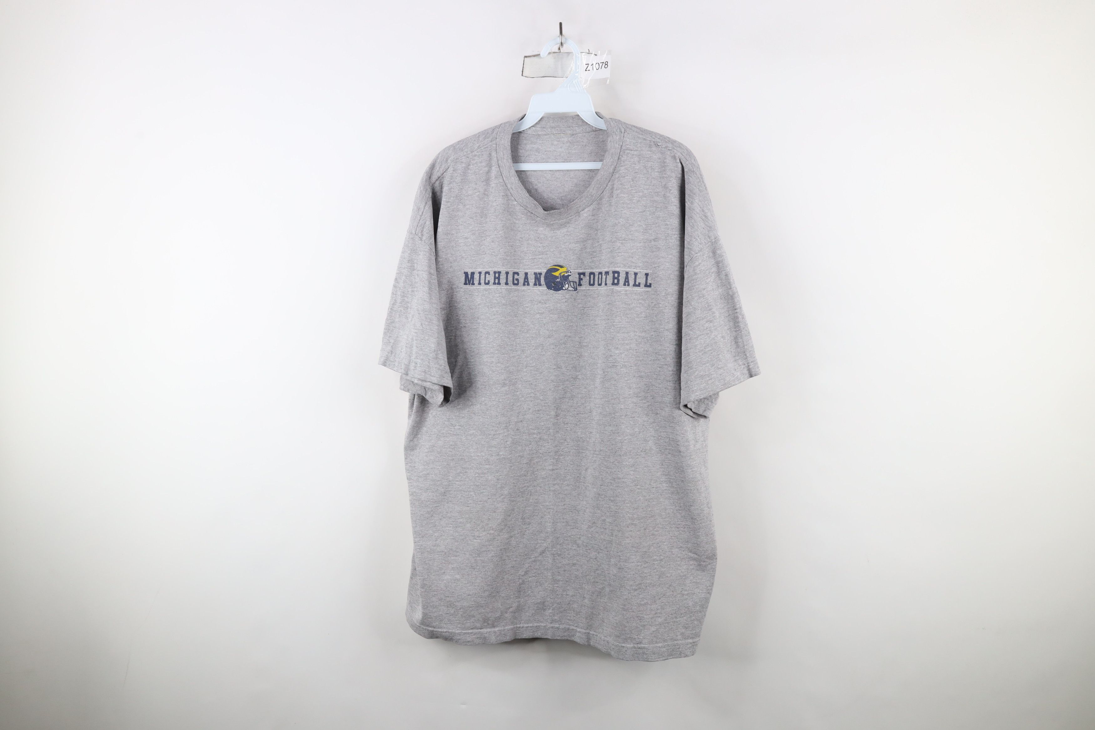 Vintage Vintage 90s University of Michigan Football T-Shirt Gray Size US XXL / EU 58 / 5 - 1 Thumbnail
