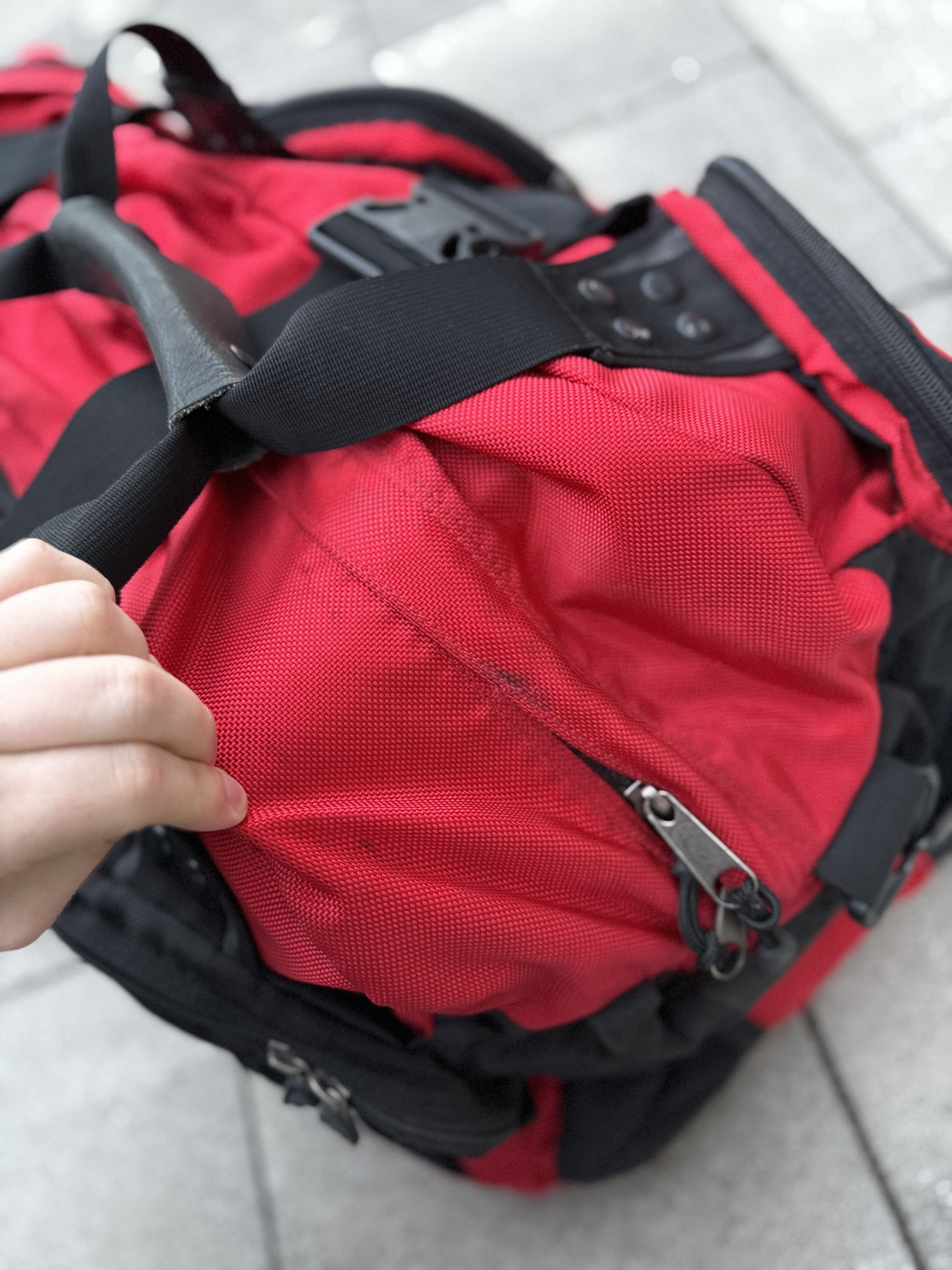 Oakley × Vintage Vintage Y2K Oakley Icon 2.0 Duffle Bag Size ONE SIZE - 12 Thumbnail