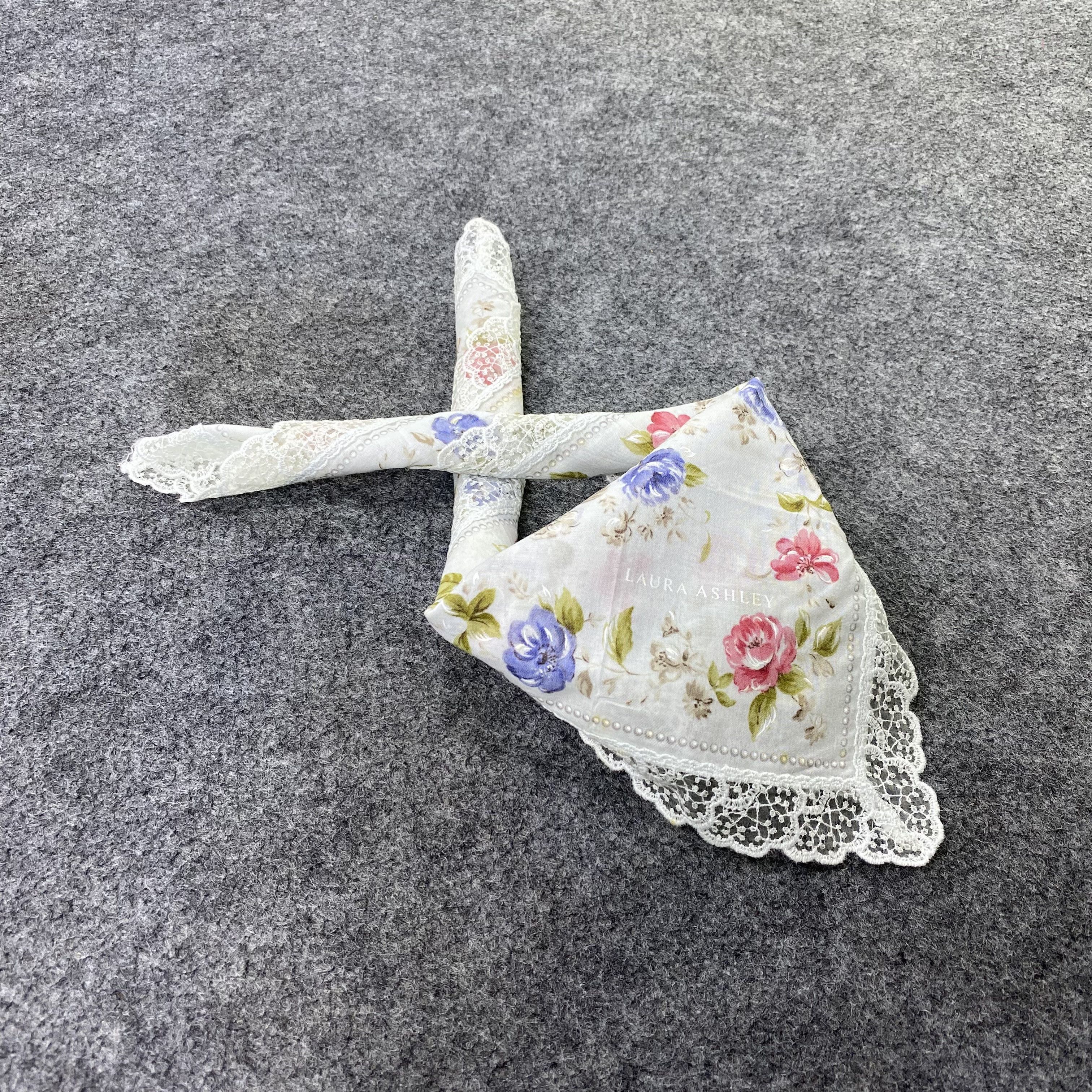 Laura Ashley Laura Ashley Handkerchief / Bandana / Neckerchief-B2200 Size ONE SIZE - 1 Thumbnail