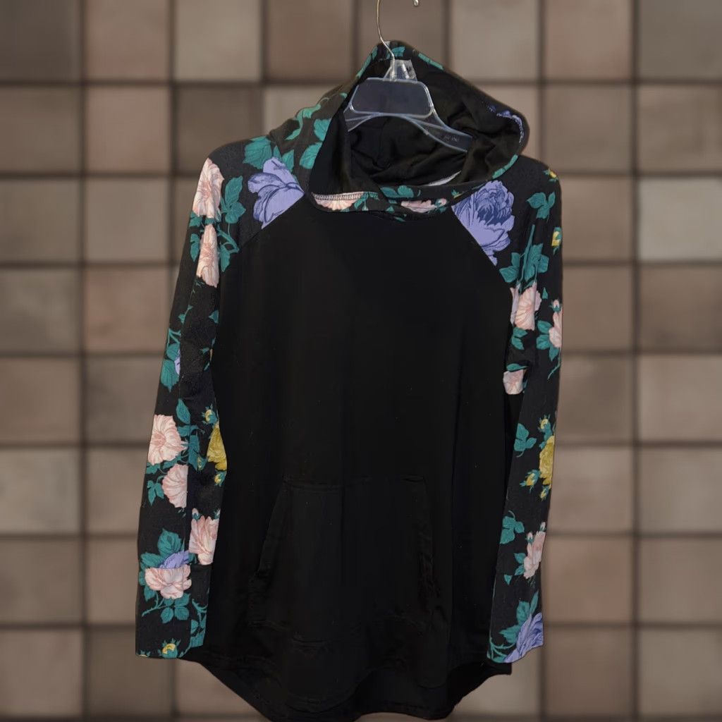 Vintage LuLaRoe Hoodie Large Black Floral Print Pullover Sweatshirt Women Hooded Jersey Polyester Pullover Size L / US 10 / IT 46 - 1 Thumbnail