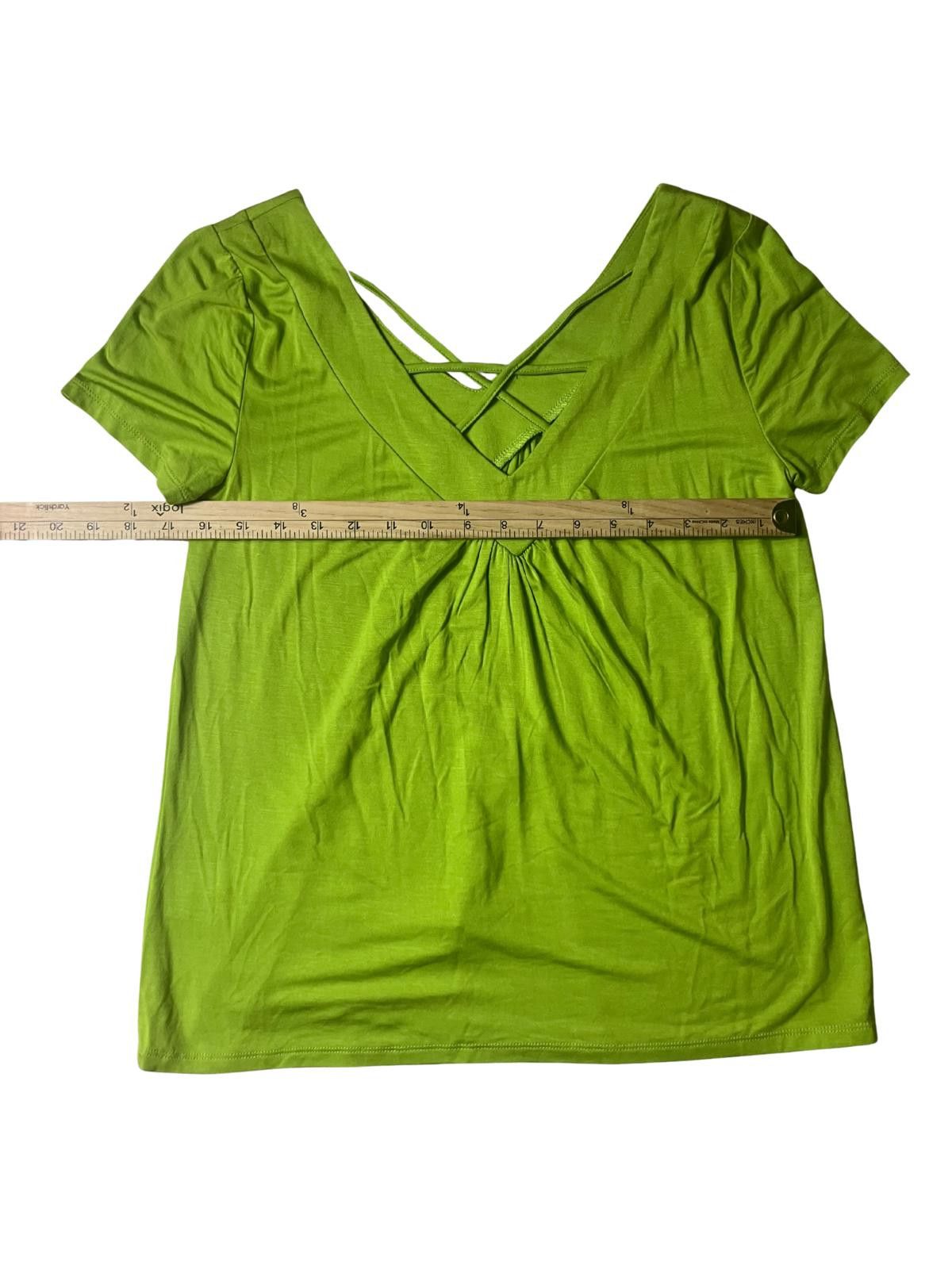 Other Cable & Gauge Green V-Neck Top Size S Stretch Size M / US 6-8 / IT 42-44 - 4 Thumbnail