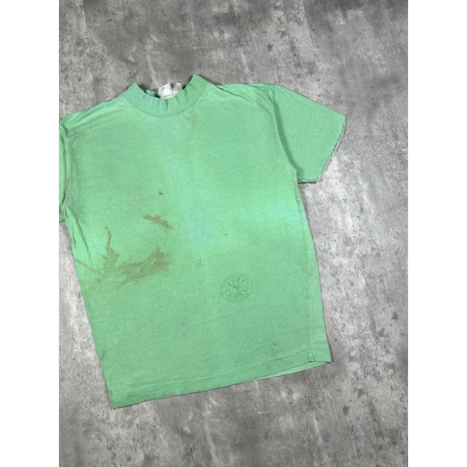Vintage VINTAGE Surf Zone T-Shirt Green Short Sleeve Turtleneck Size S 80s Men Alice in Wonderland Graphic Print Cotton Knit Size US S / EU 44-46 / 1 - 3 Thumbnail