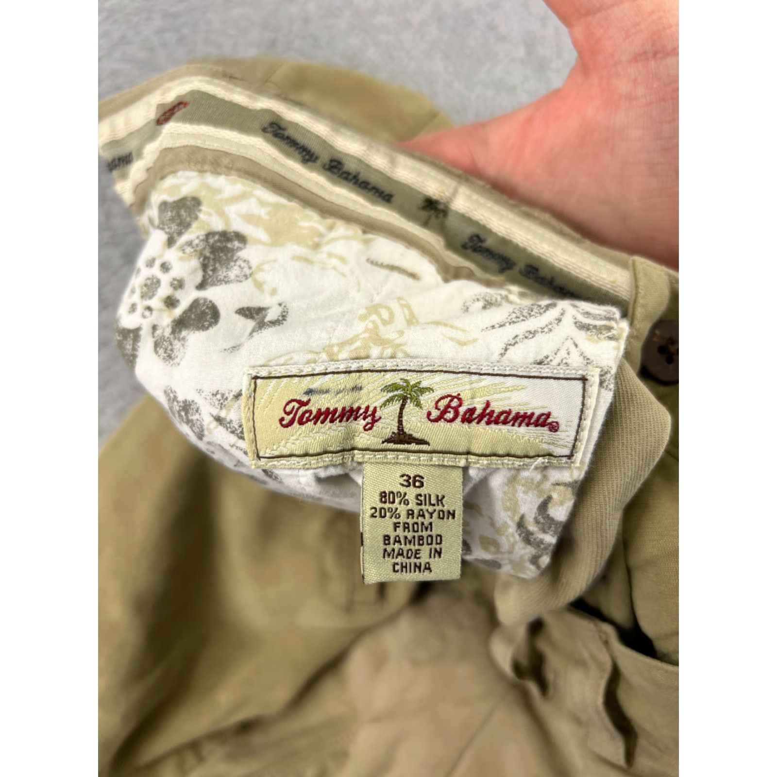Tommy Bahama Tommy Bahama Shorts Mens 36 Beige Khaiki Pleated Front Bermuda Resort Beach Silk Blend Shirt Adult 36 Beige Aloha Beach Mens Size US 36 / EU 52 - 3 Thumbnail
