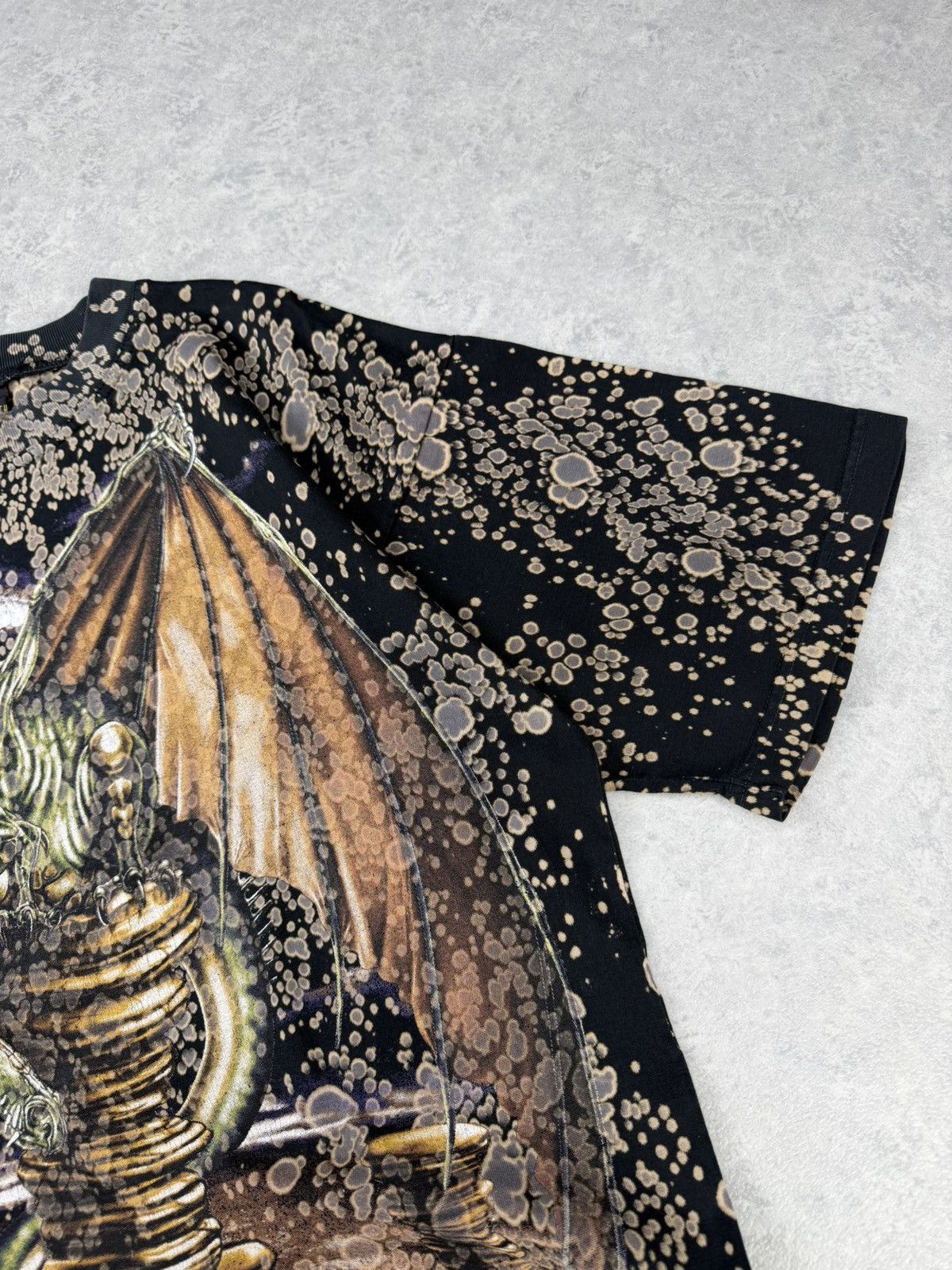 Vintage Vintage Planet Earth Dragon All Over Print T Shirt XL Size US XL / EU 56 / 4 - 6 Thumbnail