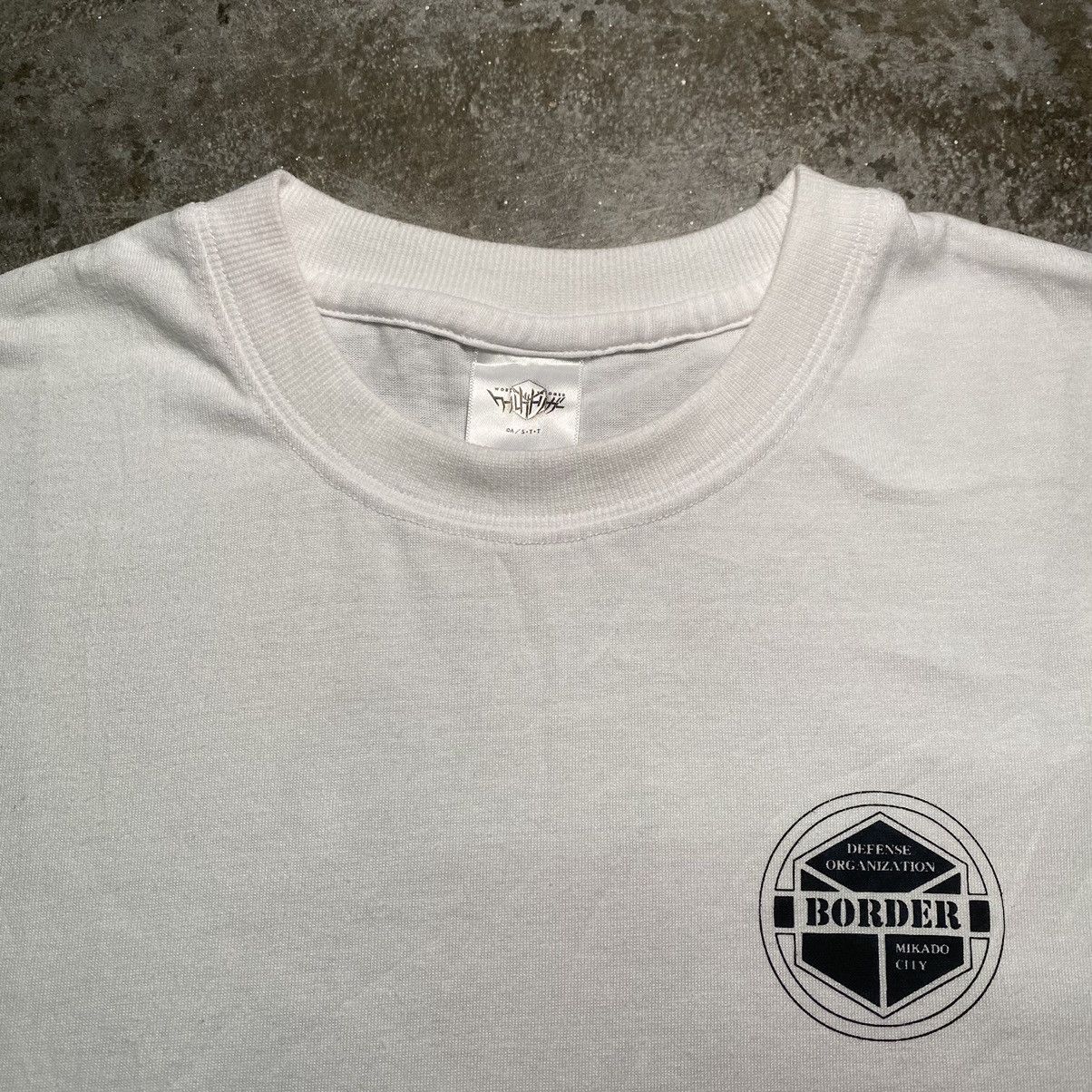 Anime WORLD TRIGGER DEFENSE ORGANIZATION MIKADO CITY ANIME TEE Size US M / EU 48-50 / 2 - 3 Thumbnail