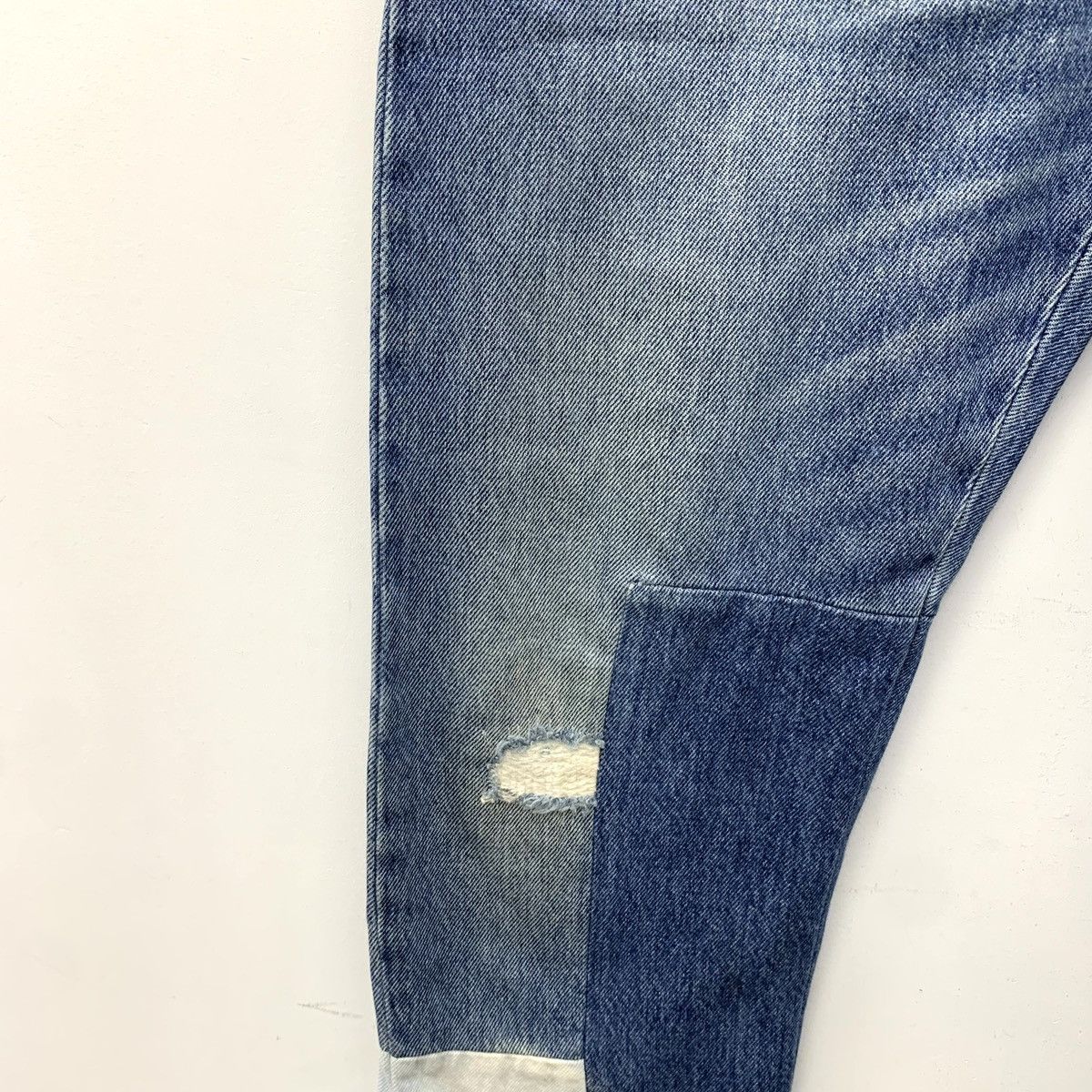 Valentino Valentino Spliced Fabric Distressed Casual Denim Pants K26WX Size 28" / US 6 / IT 42 - 4 Thumbnail