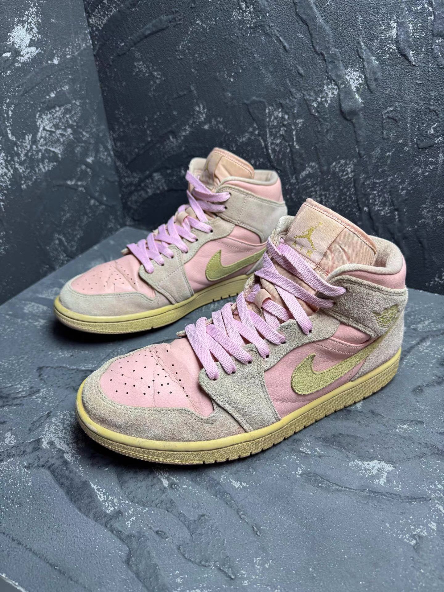 Nike Air Jordan 1 Mid Coral Gold Dirty Pink Suede Q10 Size US 8.5 / EU 41-42 - 1 Thumbnail