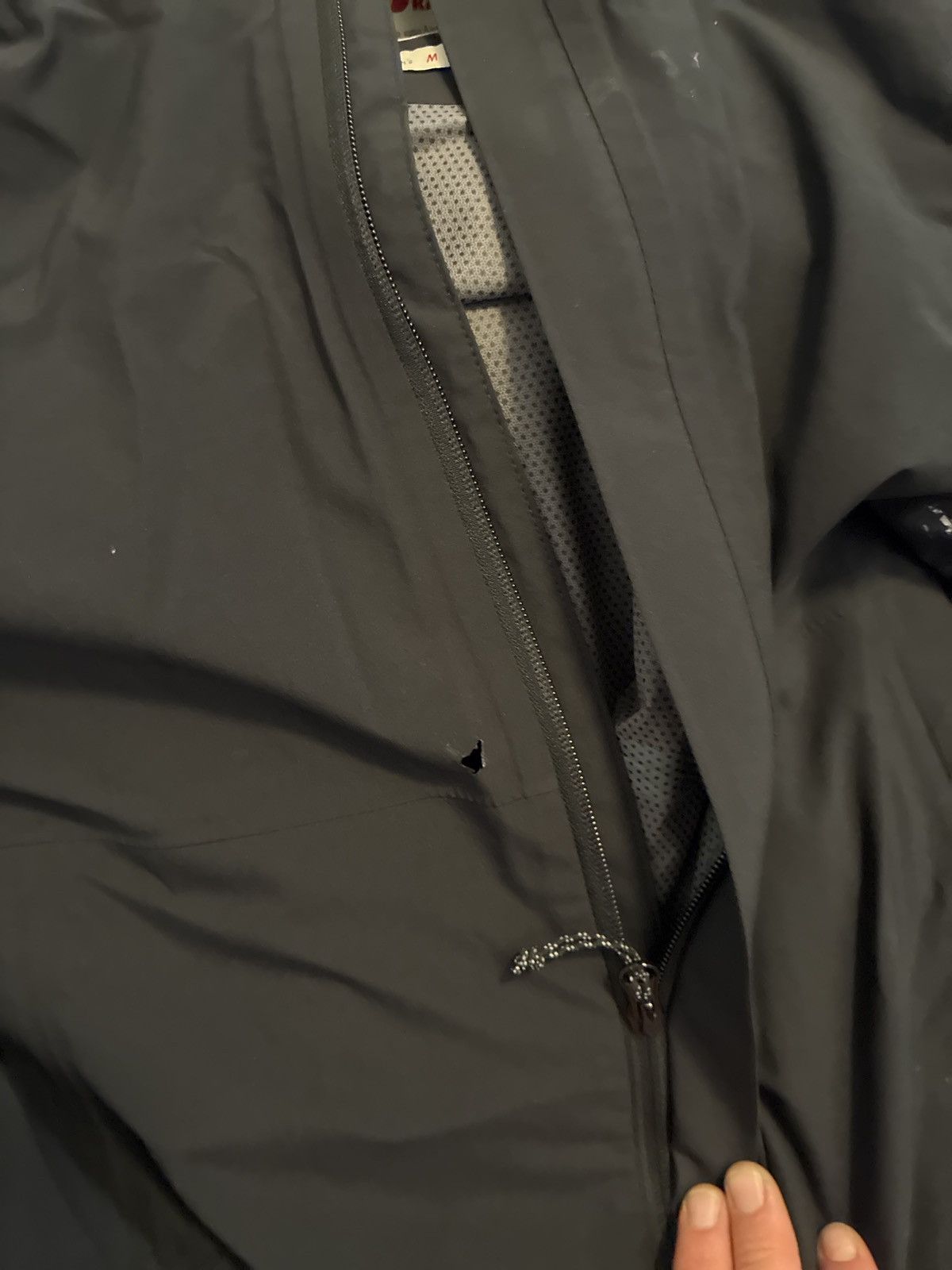 Fjallraven Fjallraven NWT hydratic trail jacket mens medium black Size US M / EU 48-50 / 2 - 5 Thumbnail