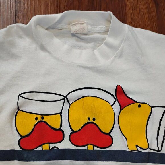 Other Vintage 80s Ducks Beach Blanket Cartoon T-Shirt Super Cute Size S / US 4 / IT 40 - 1 Thumbnail
